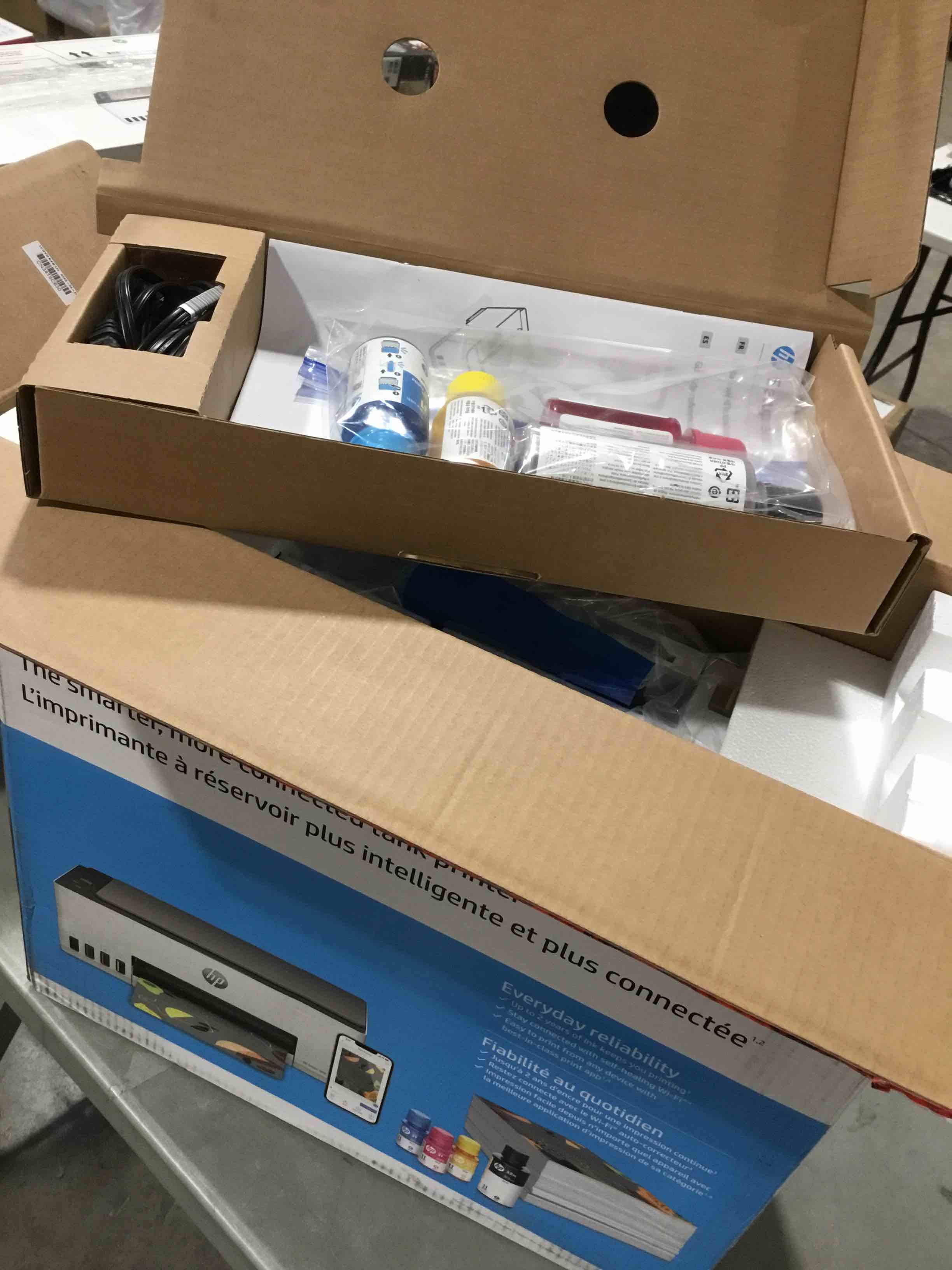 https://s3.amazonaws.com/lotting-images-prod/bidfta/BLU6351473_1714492542847.jpeg