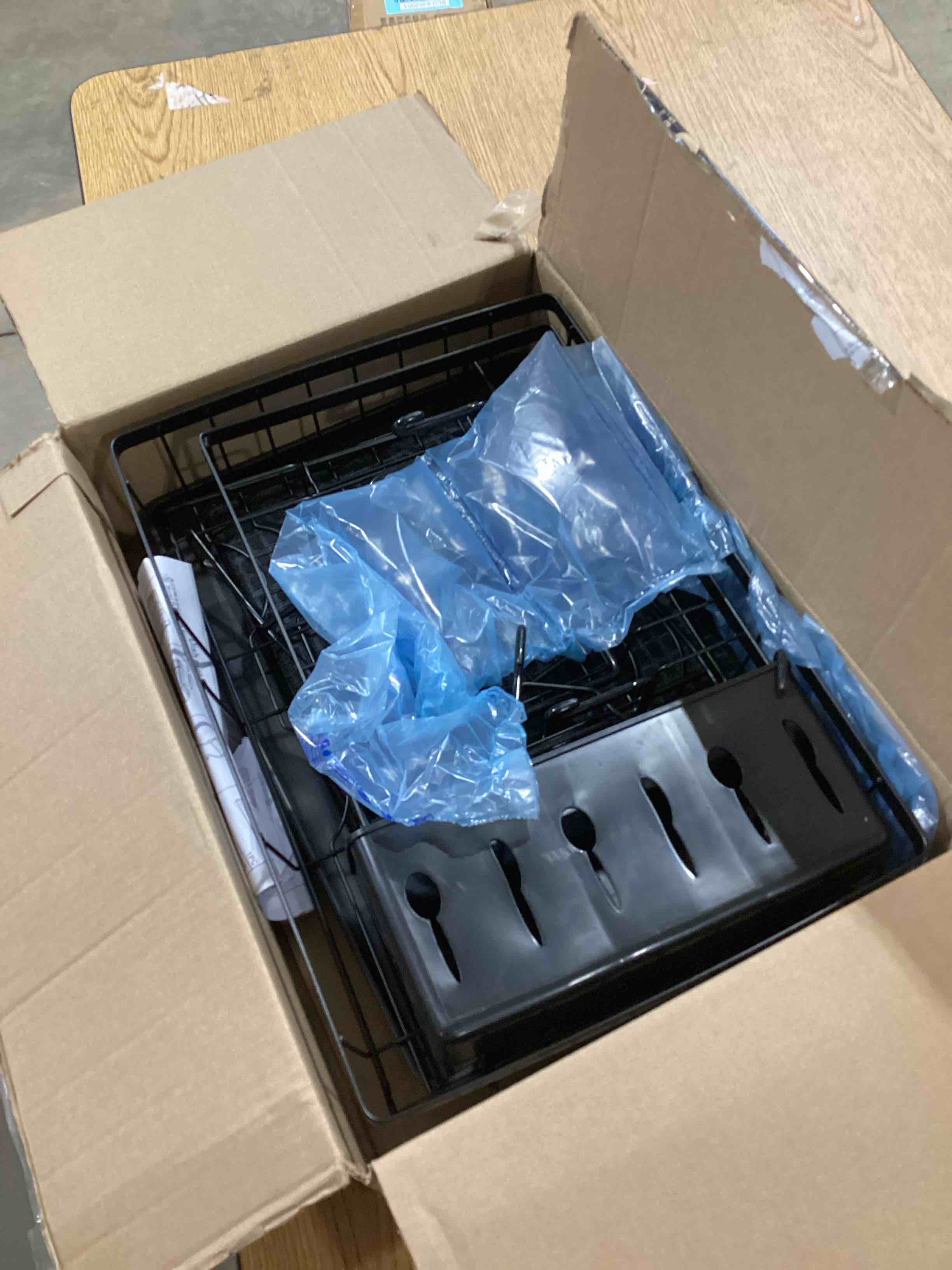 https://s3.amazonaws.com/lotting-images-prod/bidfta/BLU6352002_1717678339494.jpeg