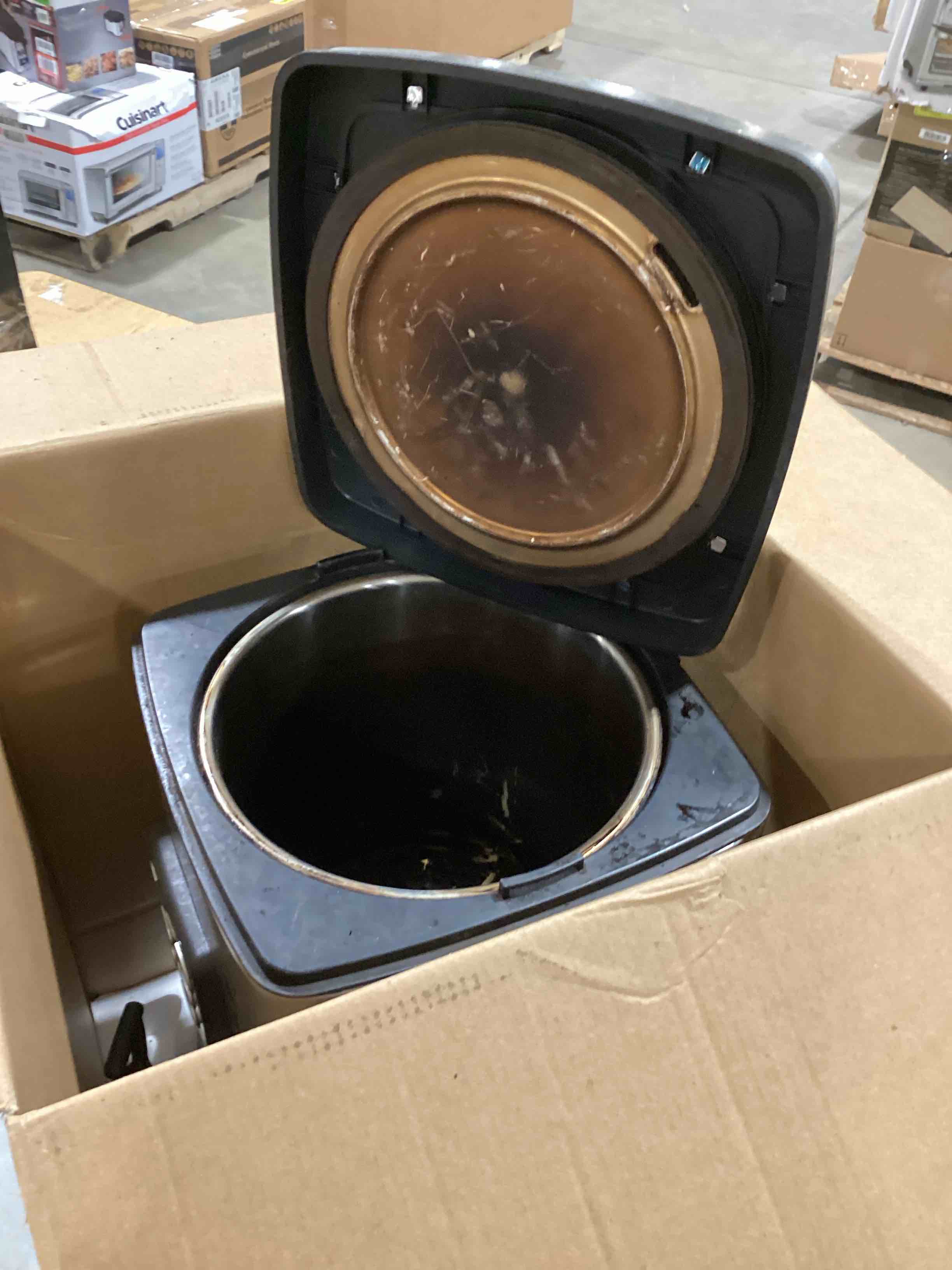 https://s3.amazonaws.com/lotting-images-prod/bidfta/BLU6352794_1718651843529.jpeg
