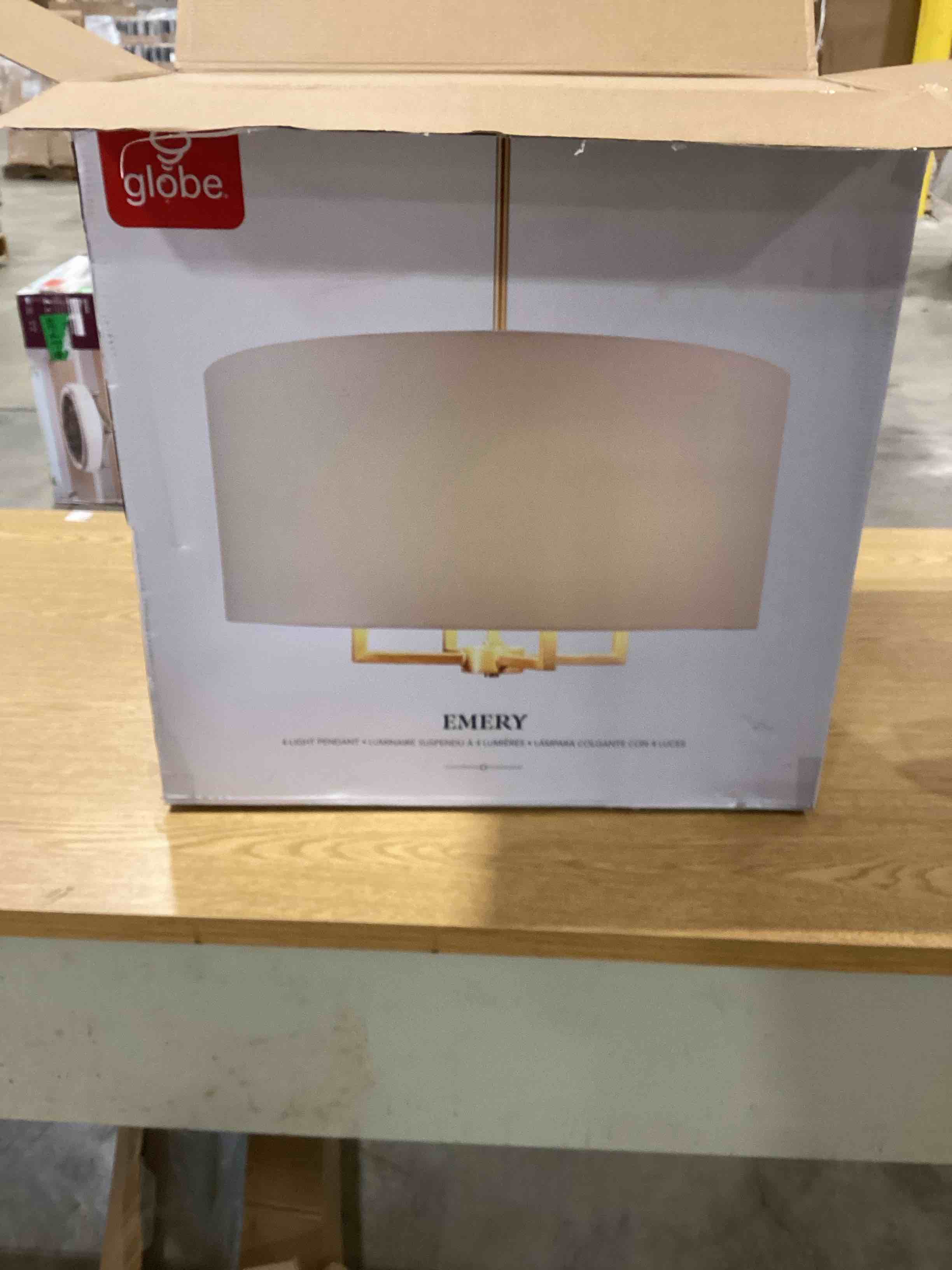 https://s3.amazonaws.com/lotting-images-prod/bidfta/BLU6352941_1715167168508.jpeg