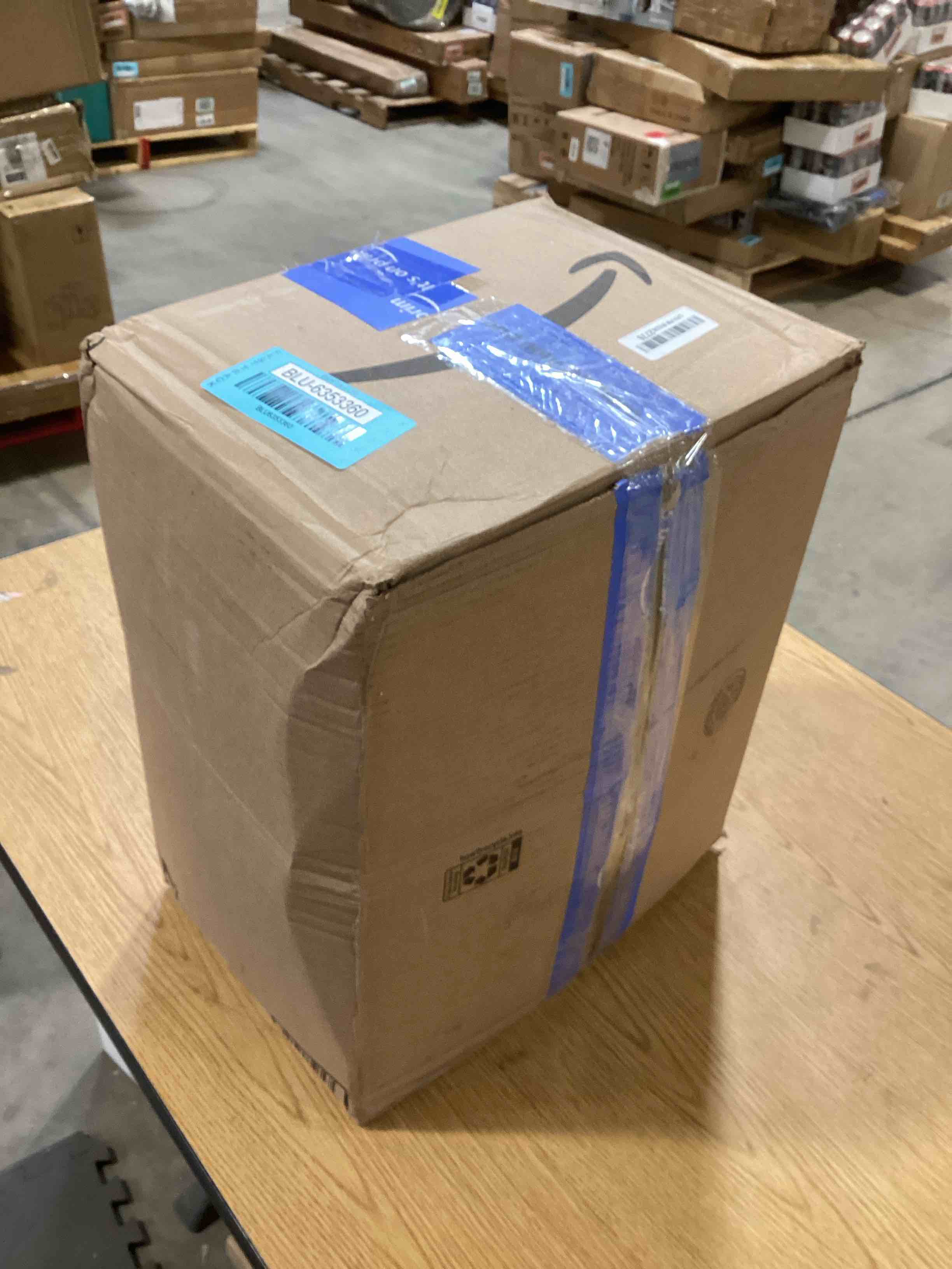 https://s3.amazonaws.com/lotting-images-prod/bidfta/BLU6353360_1716558672458.jpeg