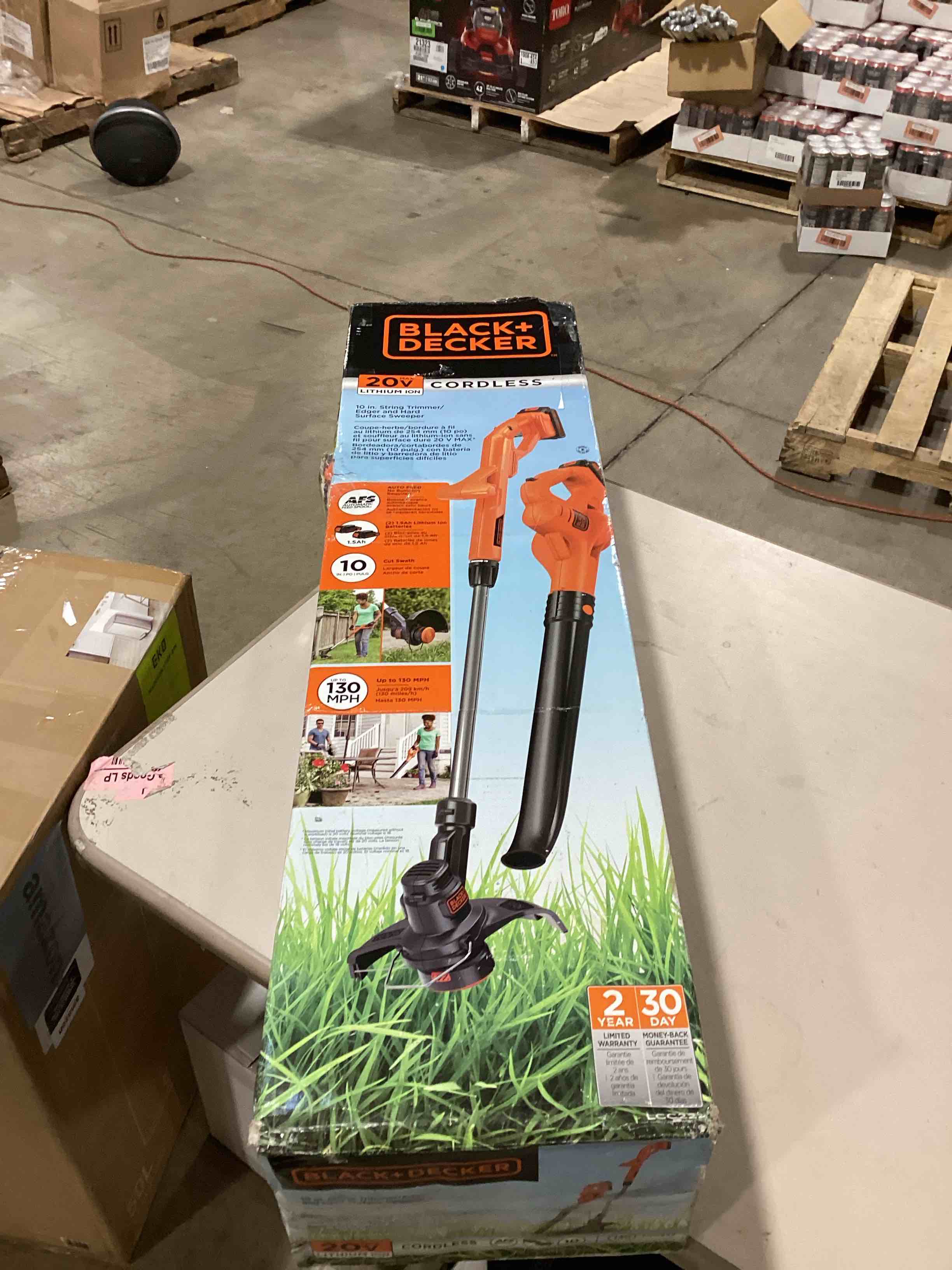 BLACK+DECKER 20V MAX* POWERCONNECT 10 in. 2in1 Cordless String Trimmer/Edger + Sweeper Combo Kit (LCC222)