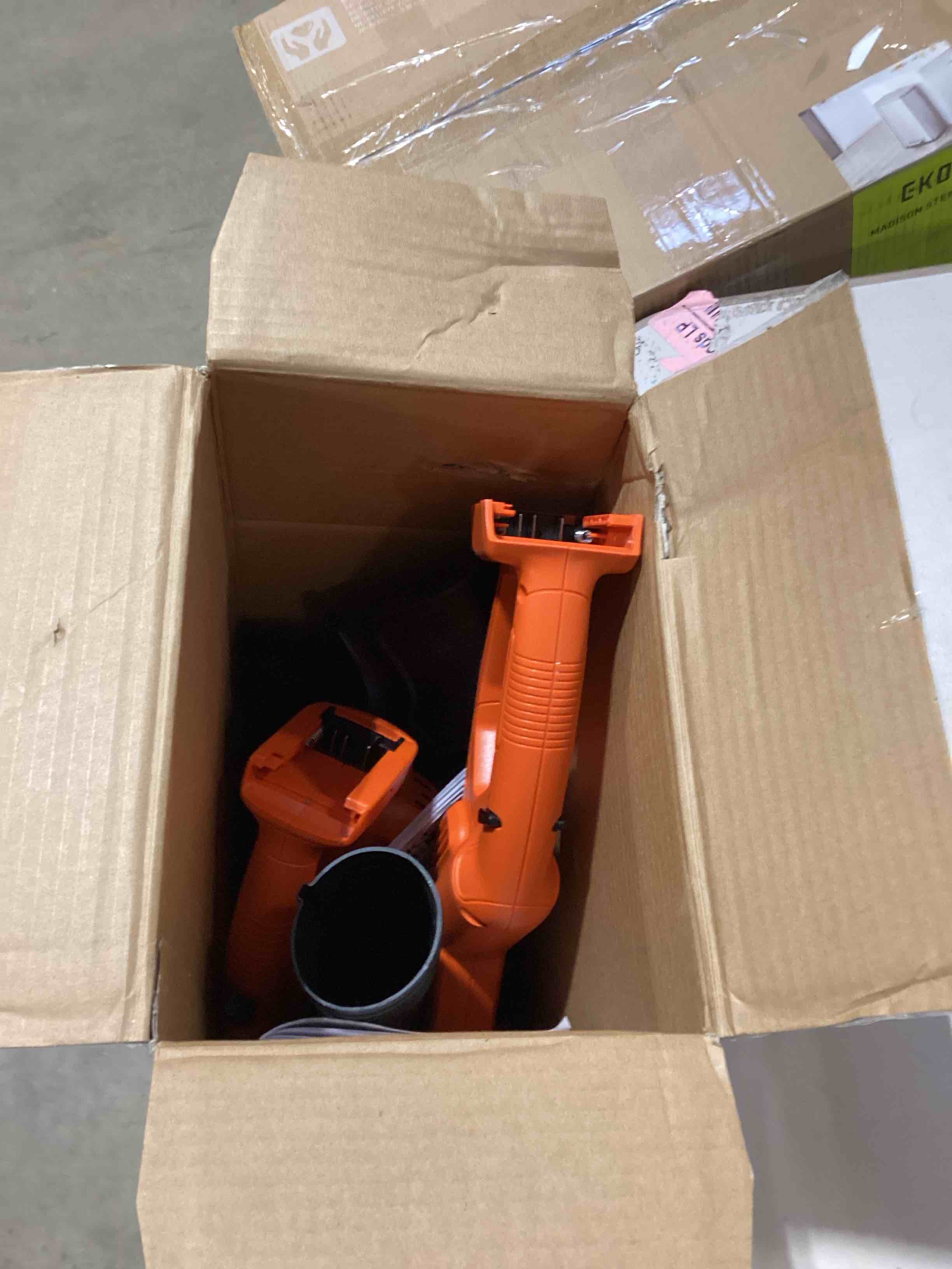 https://s3.amazonaws.com/lotting-images-prod/bidfta/BLU6353411_1716895834344.jpeg