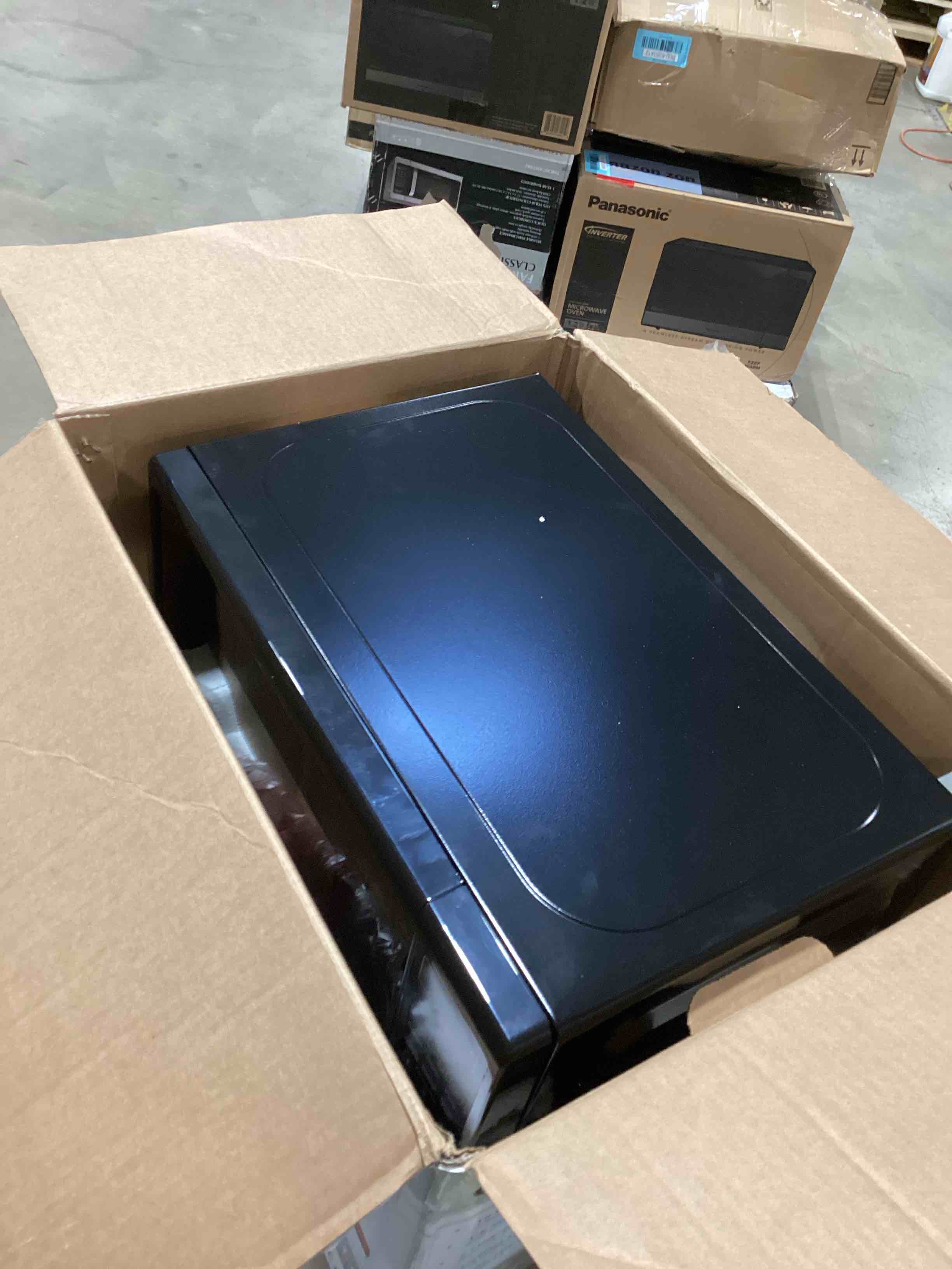 https://s3.amazonaws.com/lotting-images-prod/bidfta/BLU6353420_1716897218546.jpeg