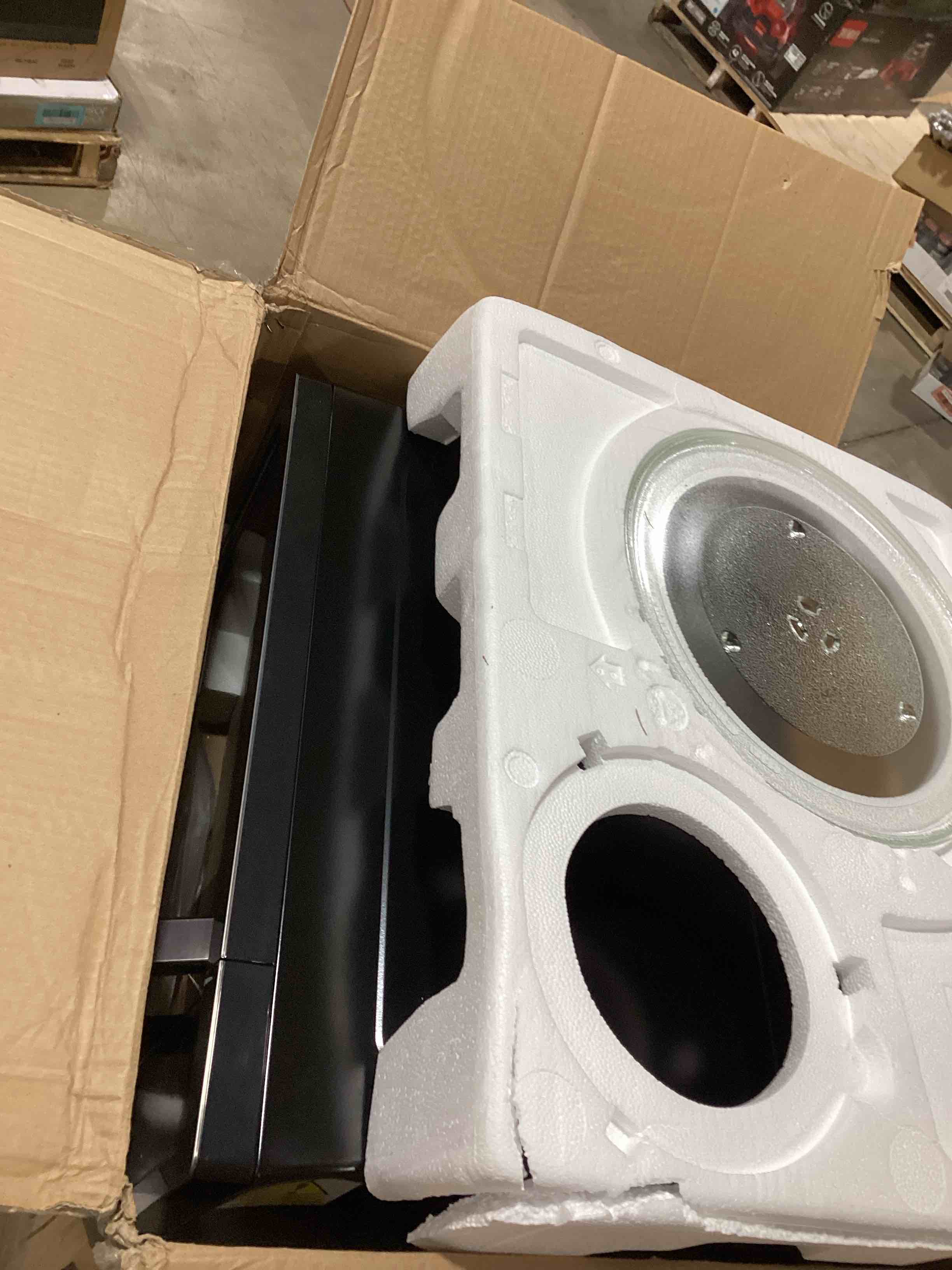 https://s3.amazonaws.com/lotting-images-prod/bidfta/BLU6353424_1716897828833.jpeg