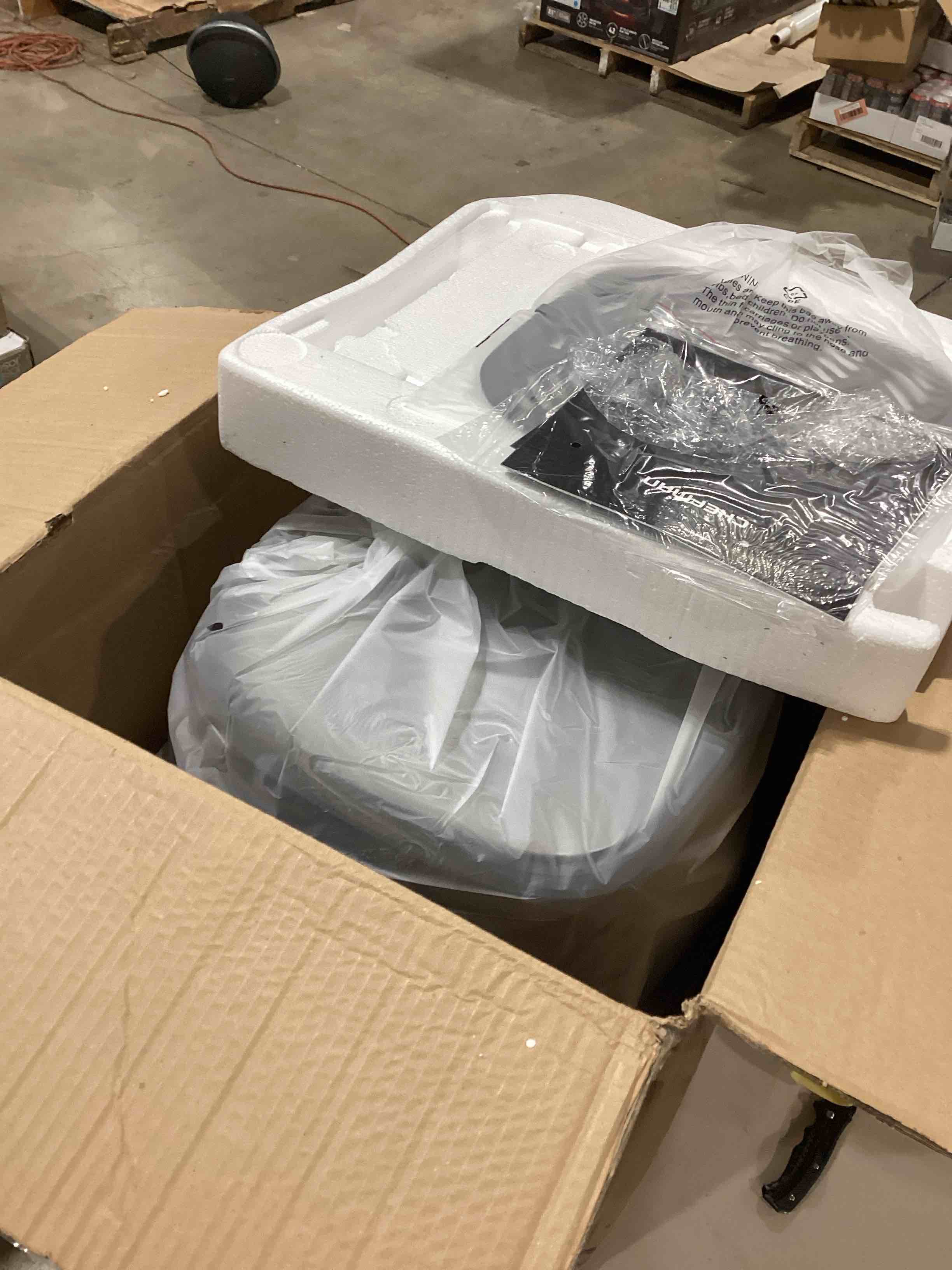 https://s3.amazonaws.com/lotting-images-prod/bidfta/BLU6353426_1716898090476.jpeg