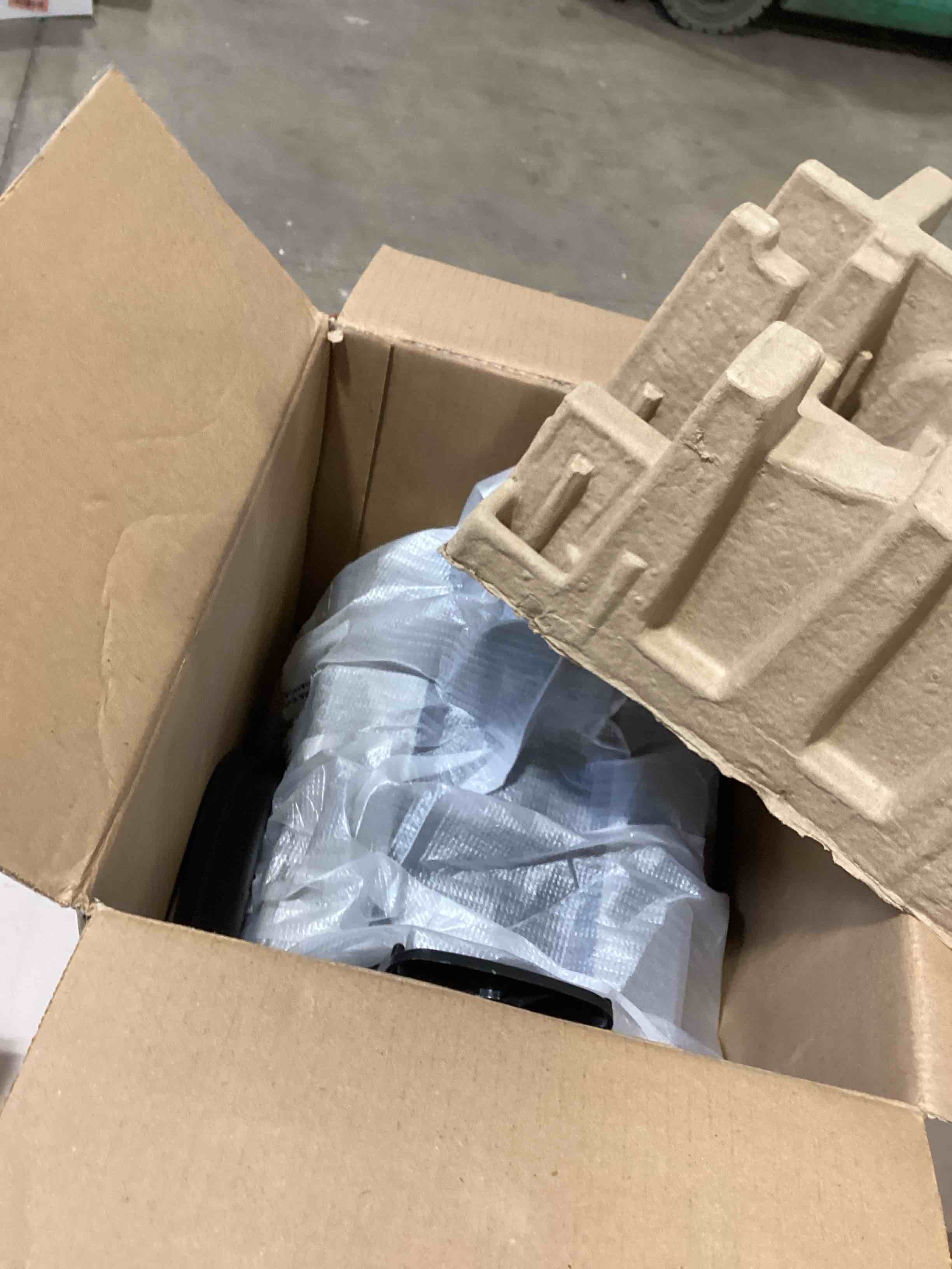 https://s3.amazonaws.com/lotting-images-prod/bidfta/BLU6353440_1716900513424.jpeg