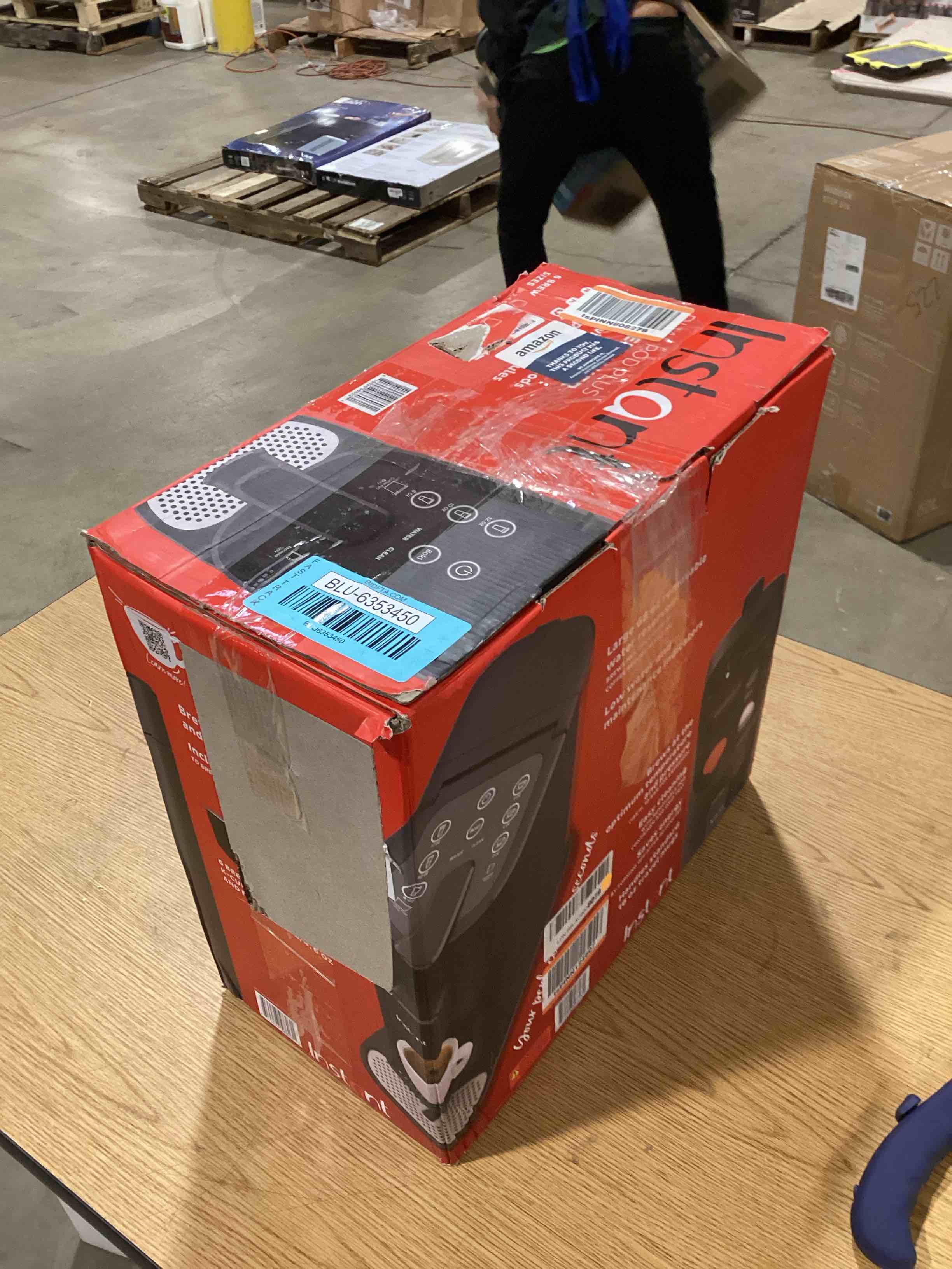 https://s3.amazonaws.com/lotting-images-prod/bidfta/BLU6353450_1716895736143.jpeg