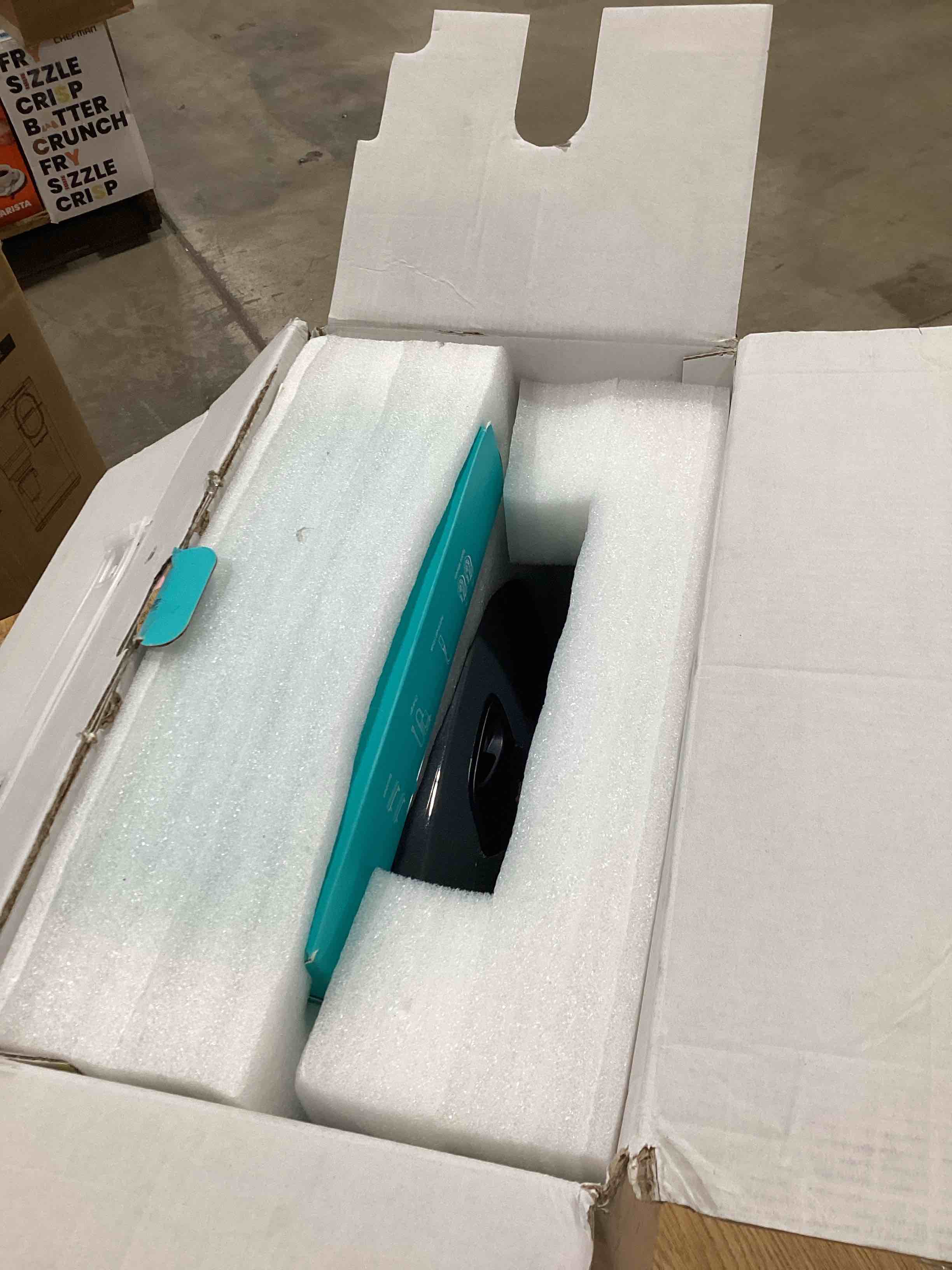 https://s3.amazonaws.com/lotting-images-prod/bidfta/BLU6353463_1716897623709.jpeg