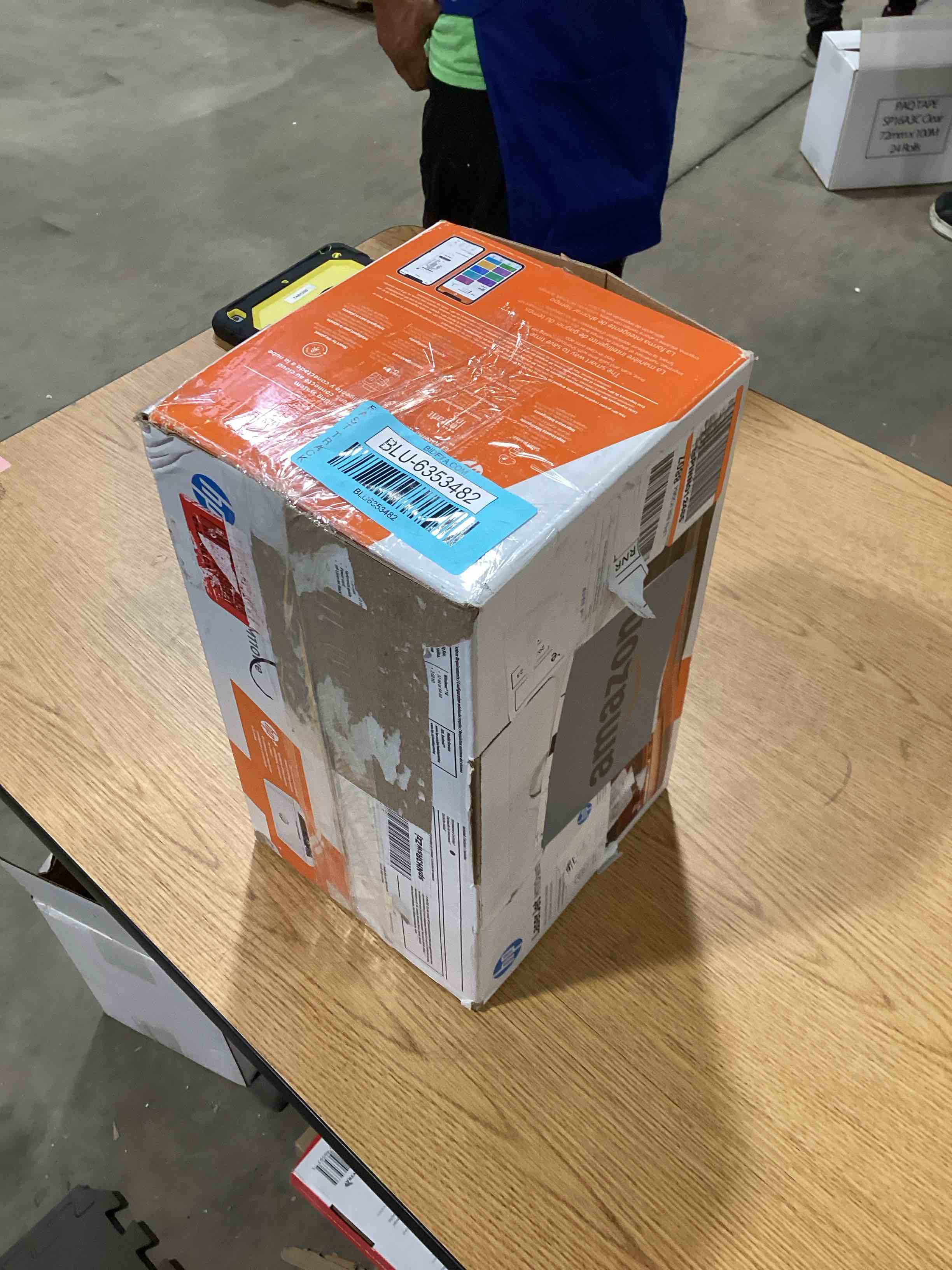 https://s3.amazonaws.com/lotting-images-prod/bidfta/BLU6353482_1716903602401.jpeg