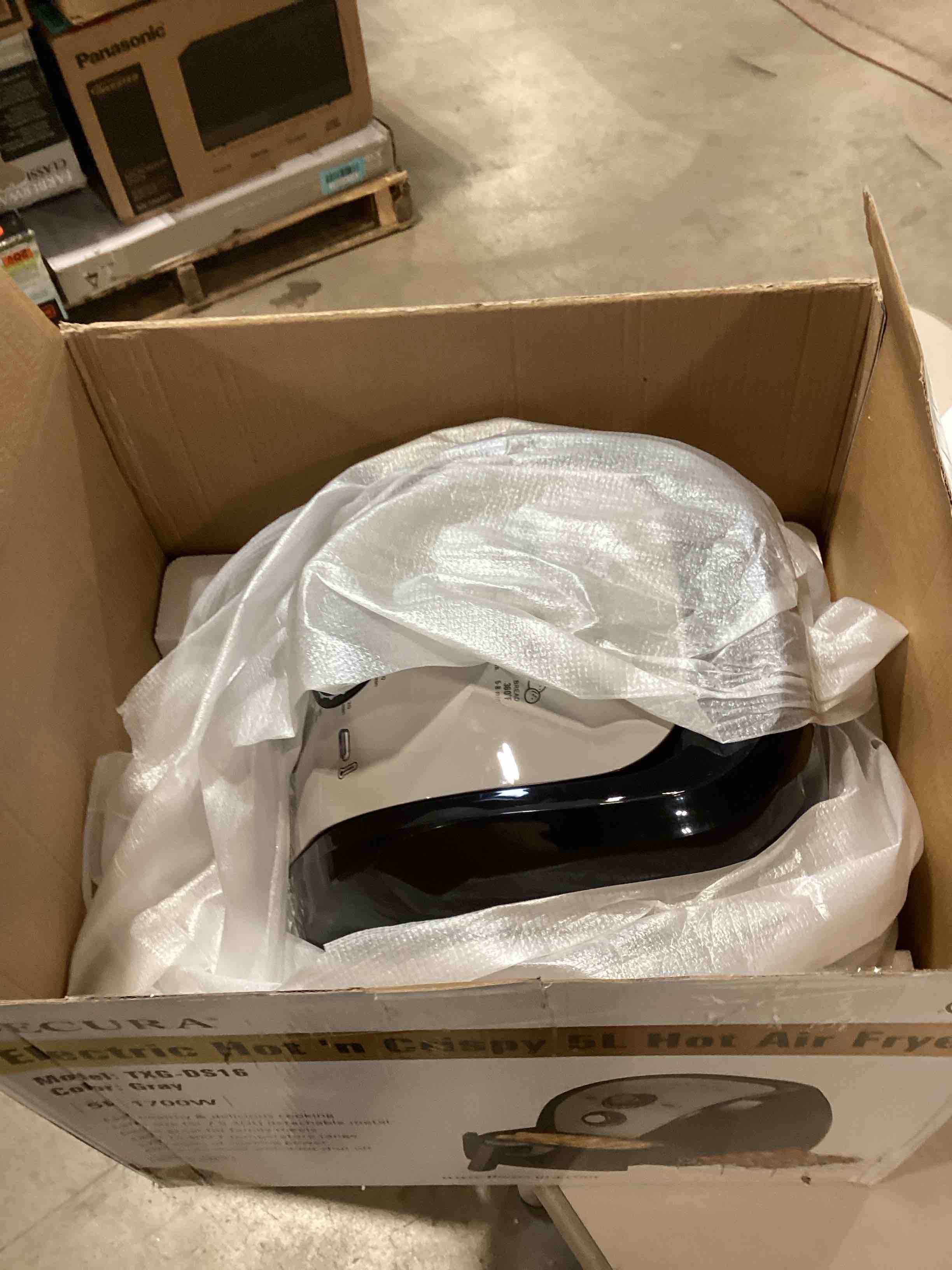 https://s3.amazonaws.com/lotting-images-prod/bidfta/BLU6353521_1716903761664.jpeg