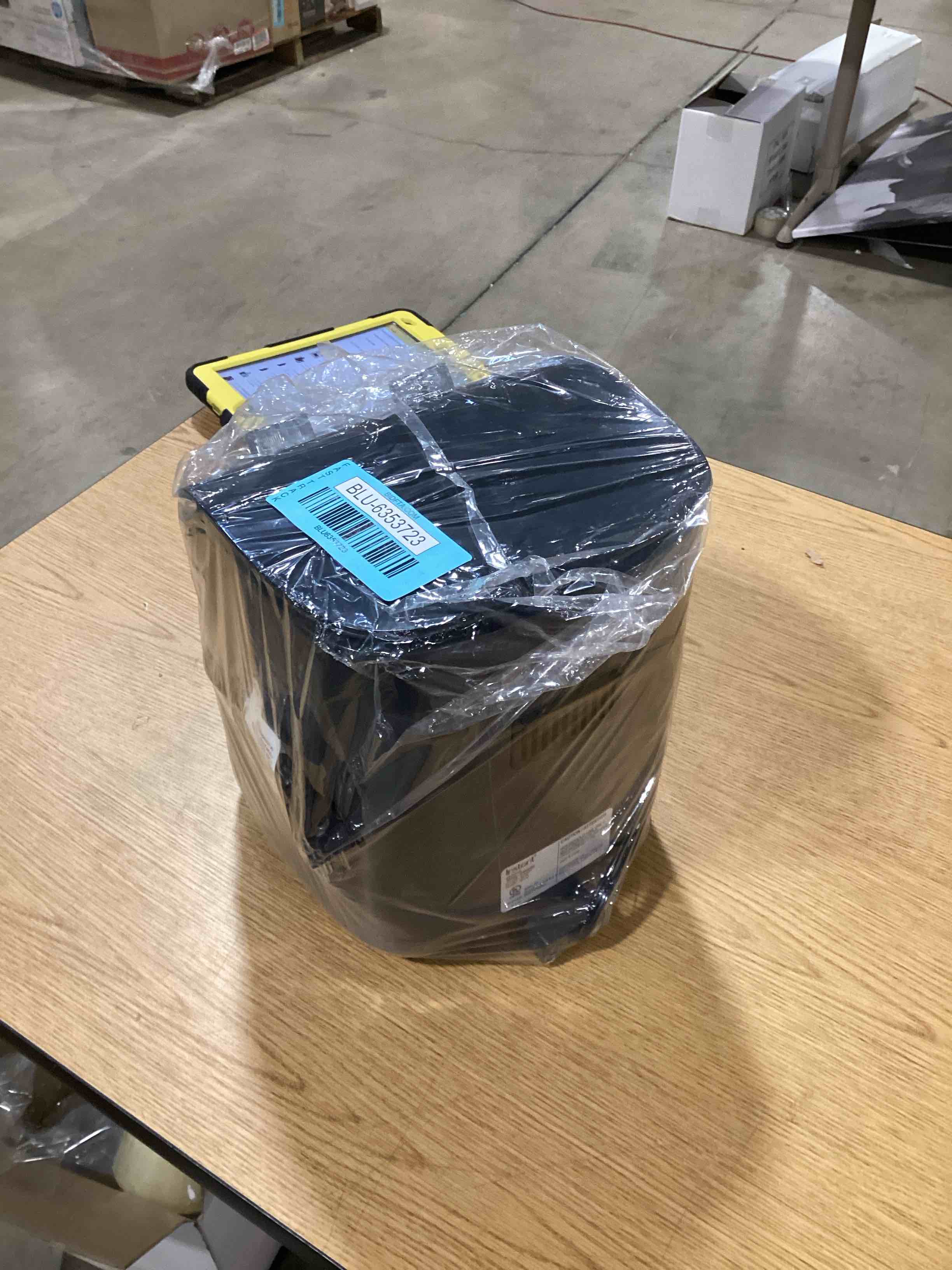 https://s3.amazonaws.com/lotting-images-prod/bidfta/BLU6353723_1716986206319.jpeg