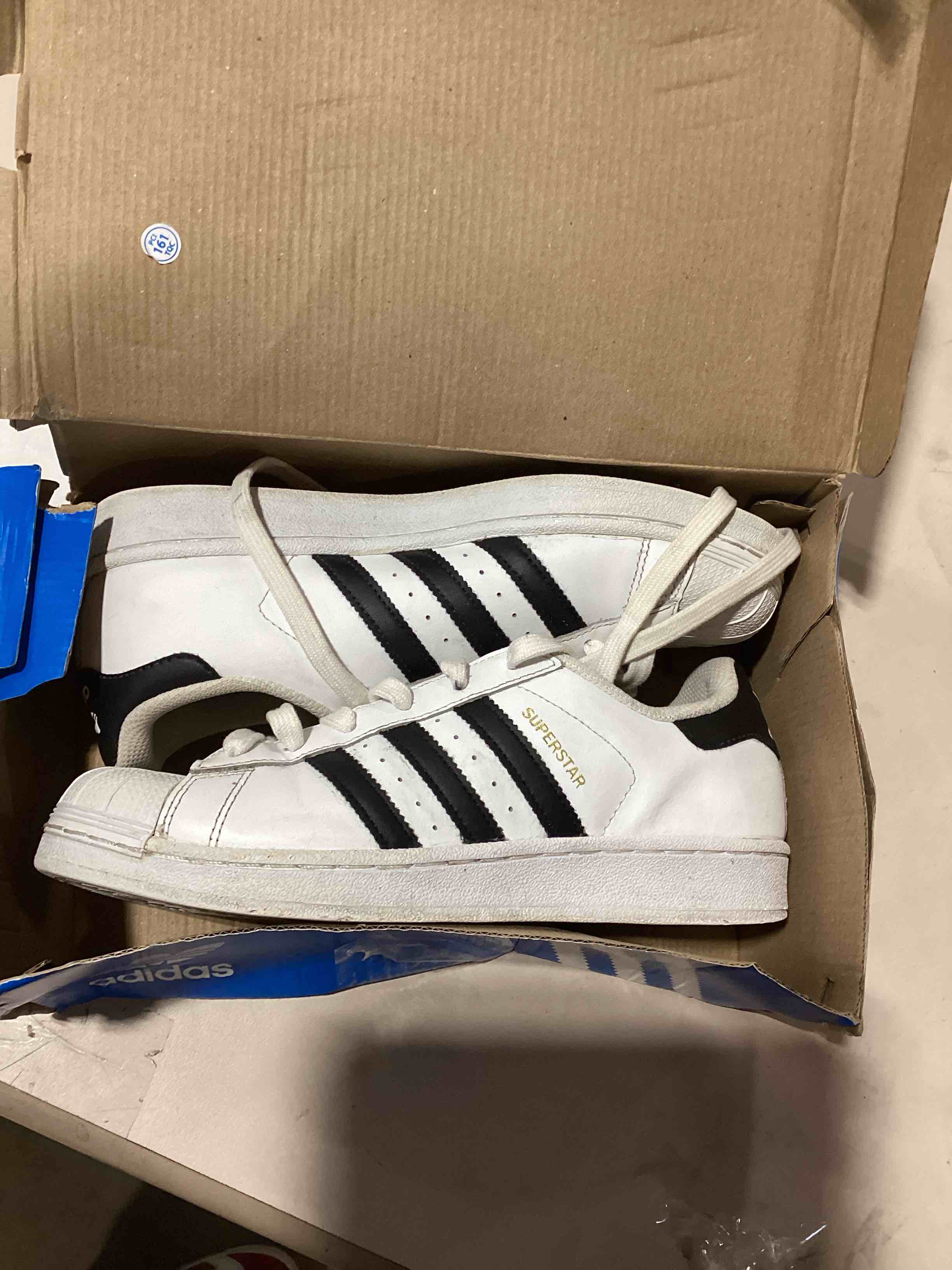 https://s3.amazonaws.com/lotting-images-prod/bidfta/BLU6354817_1718020839692.jpeg