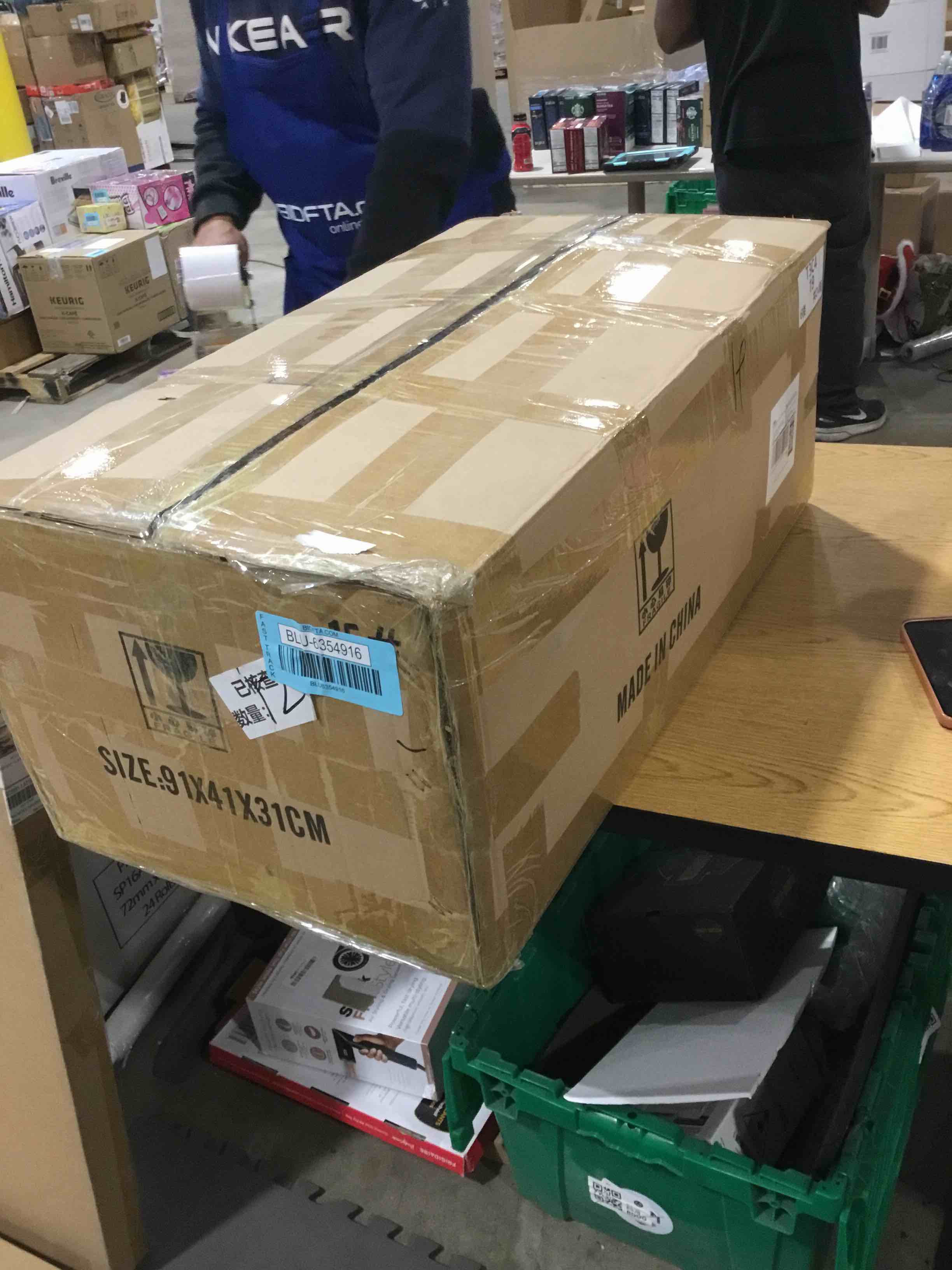 https://s3.amazonaws.com/lotting-images-prod/bidfta/BLU6354920_1718045909403.jpeg
