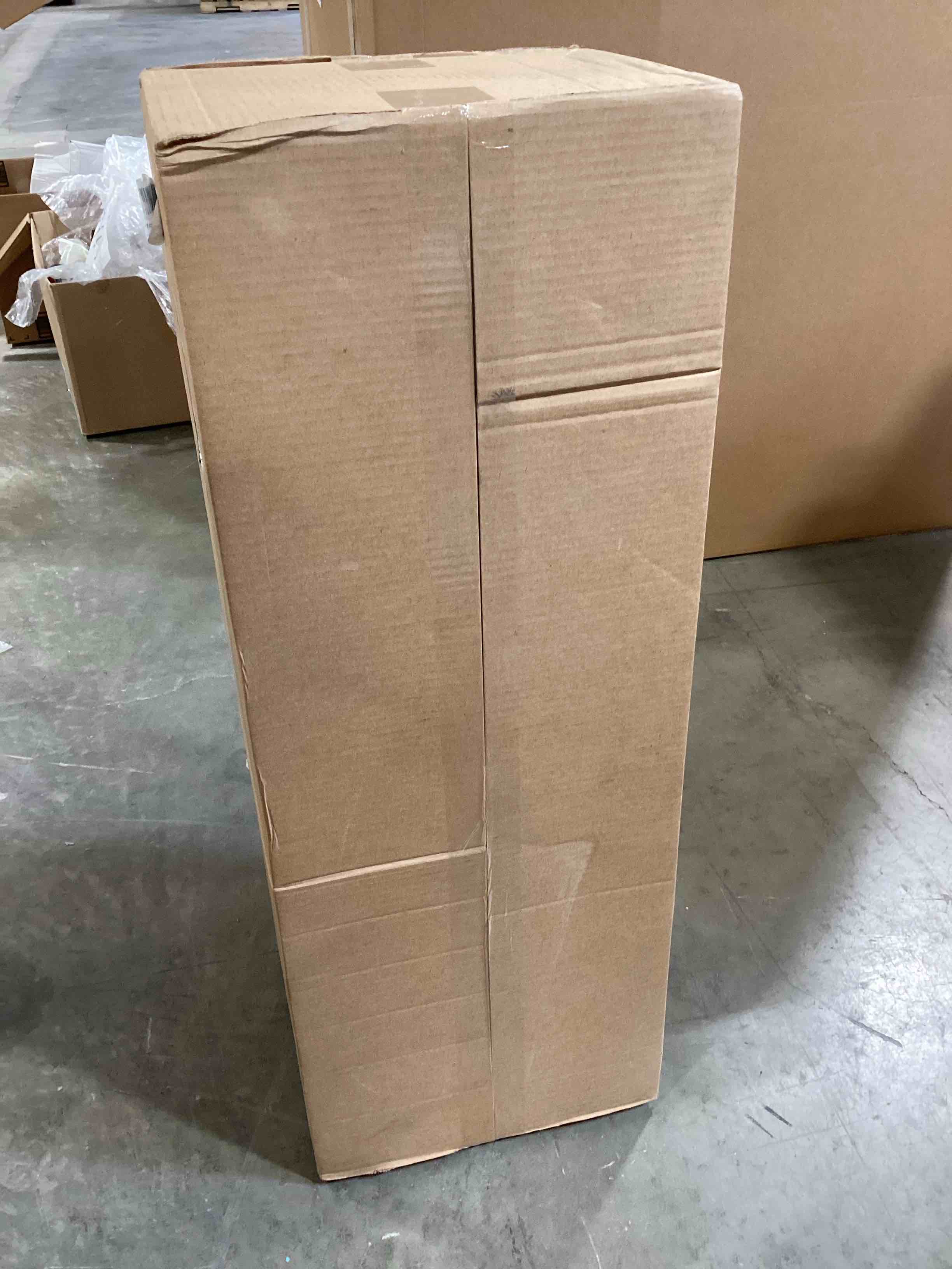 https://s3.amazonaws.com/lotting-images-prod/bidfta/BLU6355179_1718212024291.jpeg
