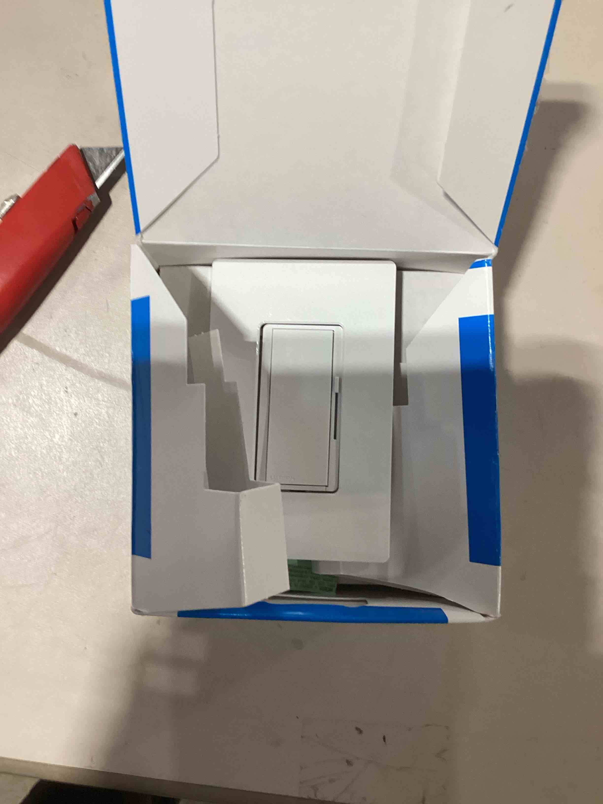 https://s3.amazonaws.com/lotting-images-prod/bidfta/BLU6355422_1718732062962.jpeg