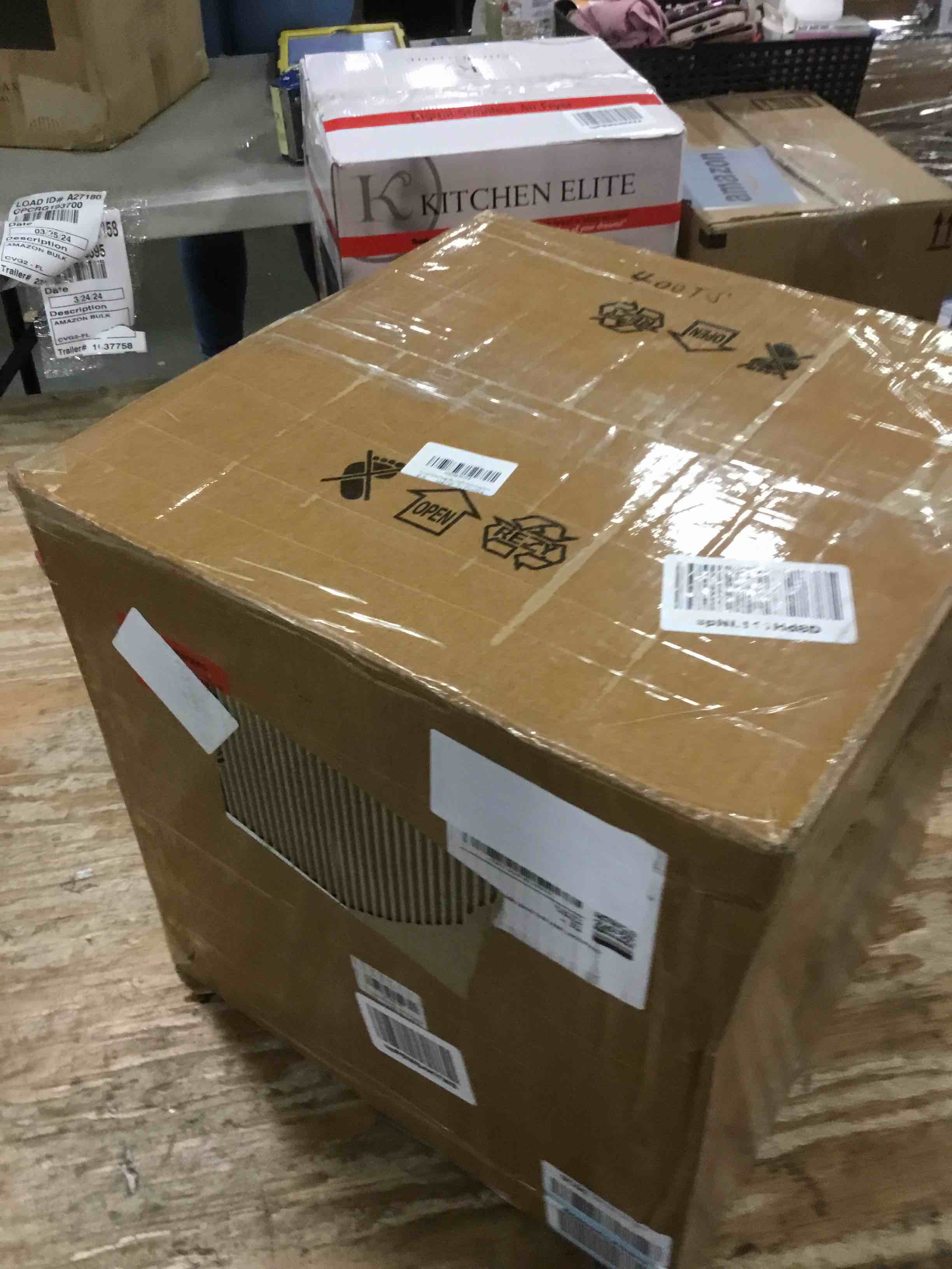 https://s3.amazonaws.com/lotting-images-prod/bidfta/BLU6357746_1711626889243.jpeg