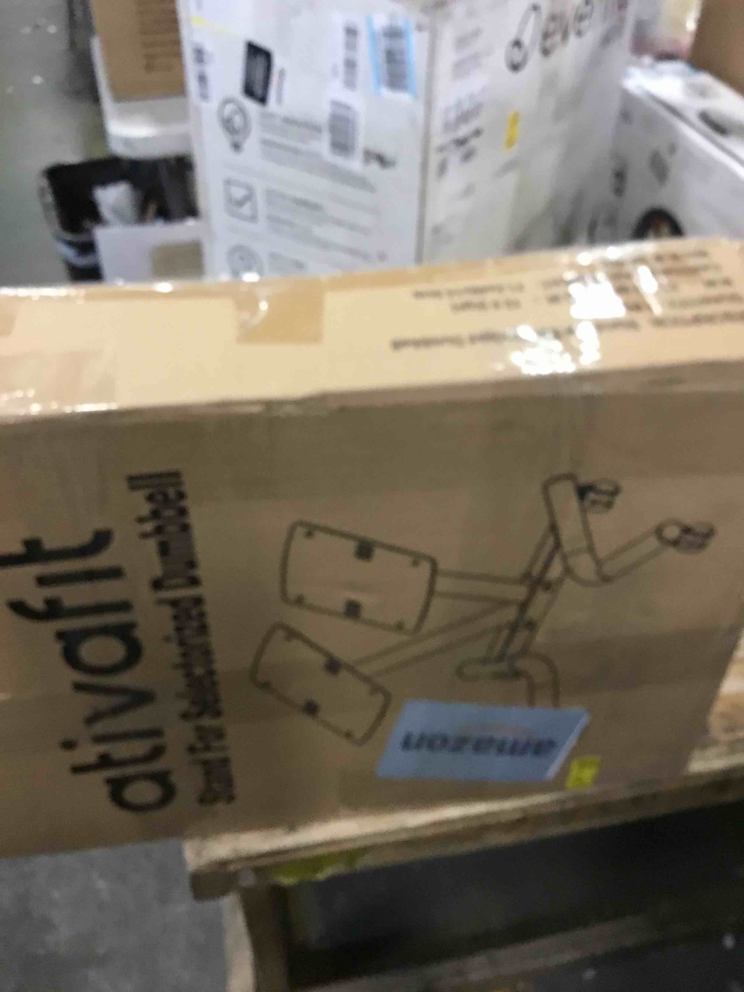 https://s3.amazonaws.com/lotting-images-prod/bidfta/BLU6358057_1711733383146.jpeg