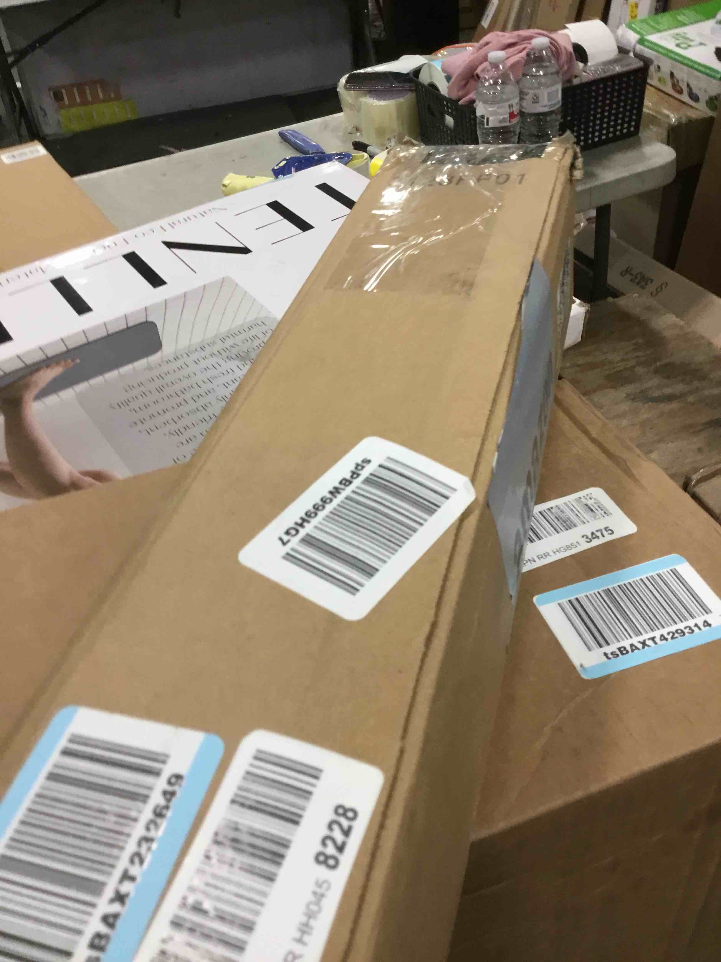 https://s3.amazonaws.com/lotting-images-prod/bidfta/BLU6358214_1711976668402.jpeg