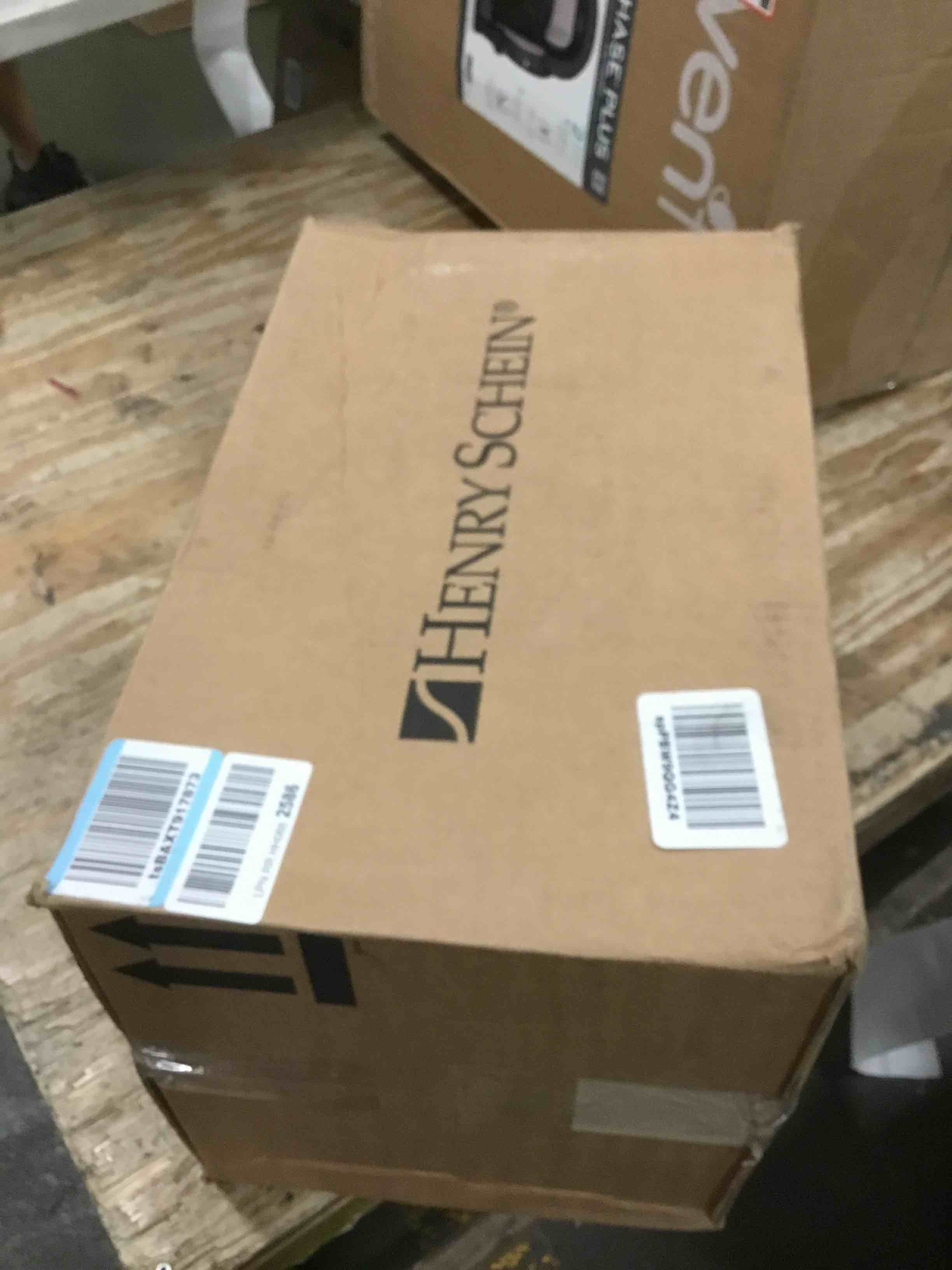 https://s3.amazonaws.com/lotting-images-prod/bidfta/BLU6358421_1712059272697.jpeg