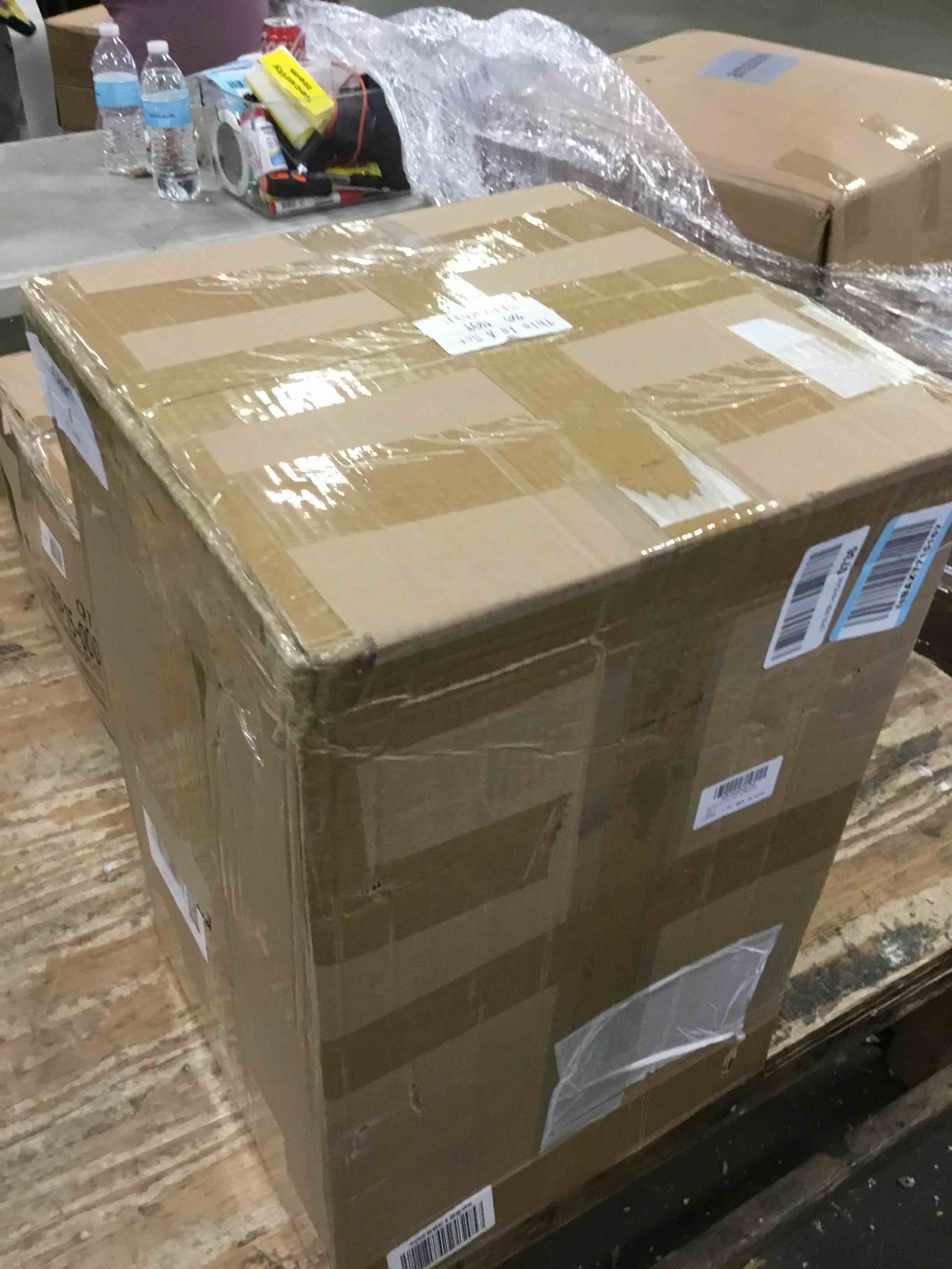 https://s3.amazonaws.com/lotting-images-prod/bidfta/BLU6358841_1712170298903.jpeg