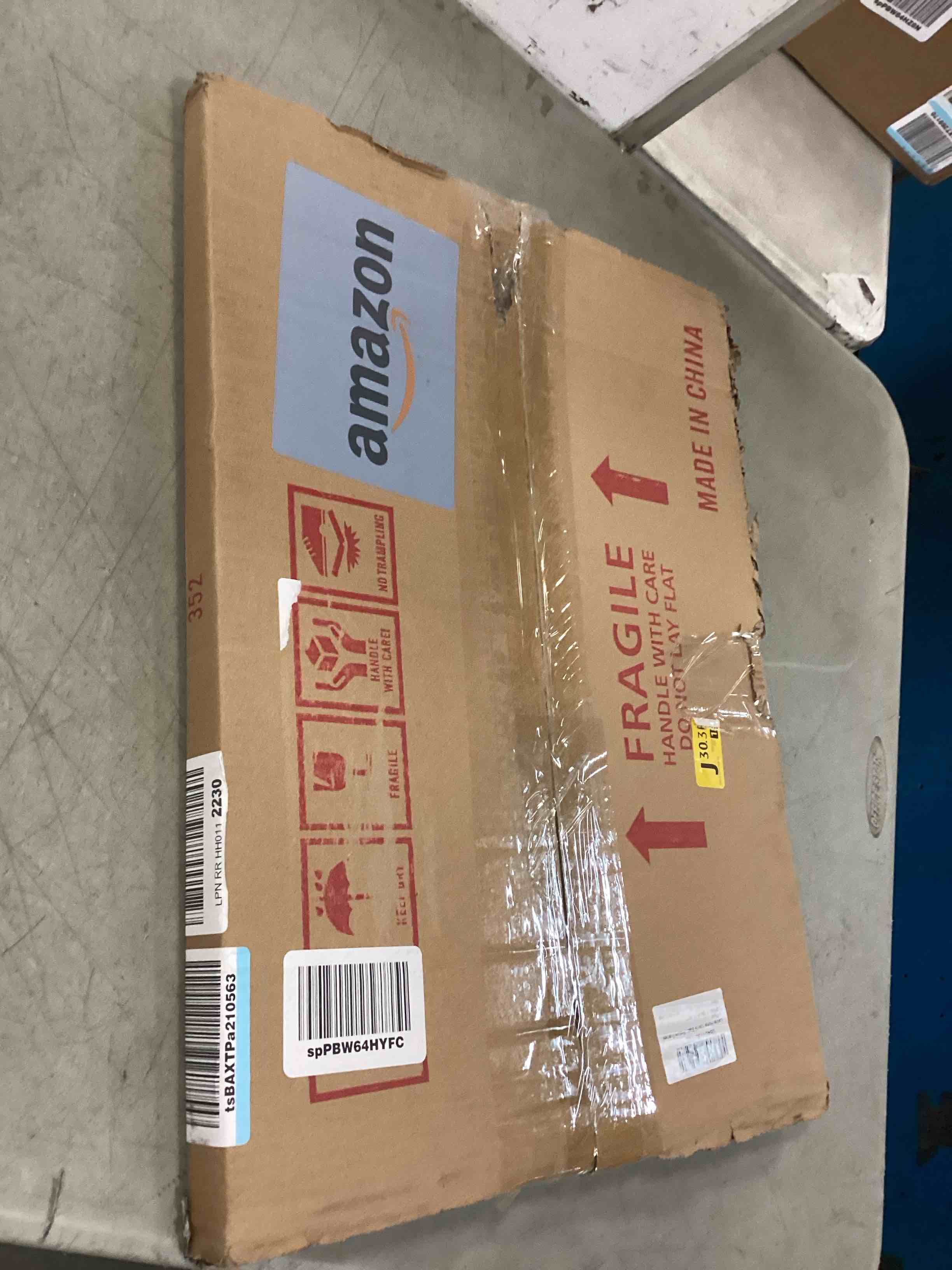 https://s3.amazonaws.com/lotting-images-prod/bidfta/BLU6360040_1711627513072.jpeg