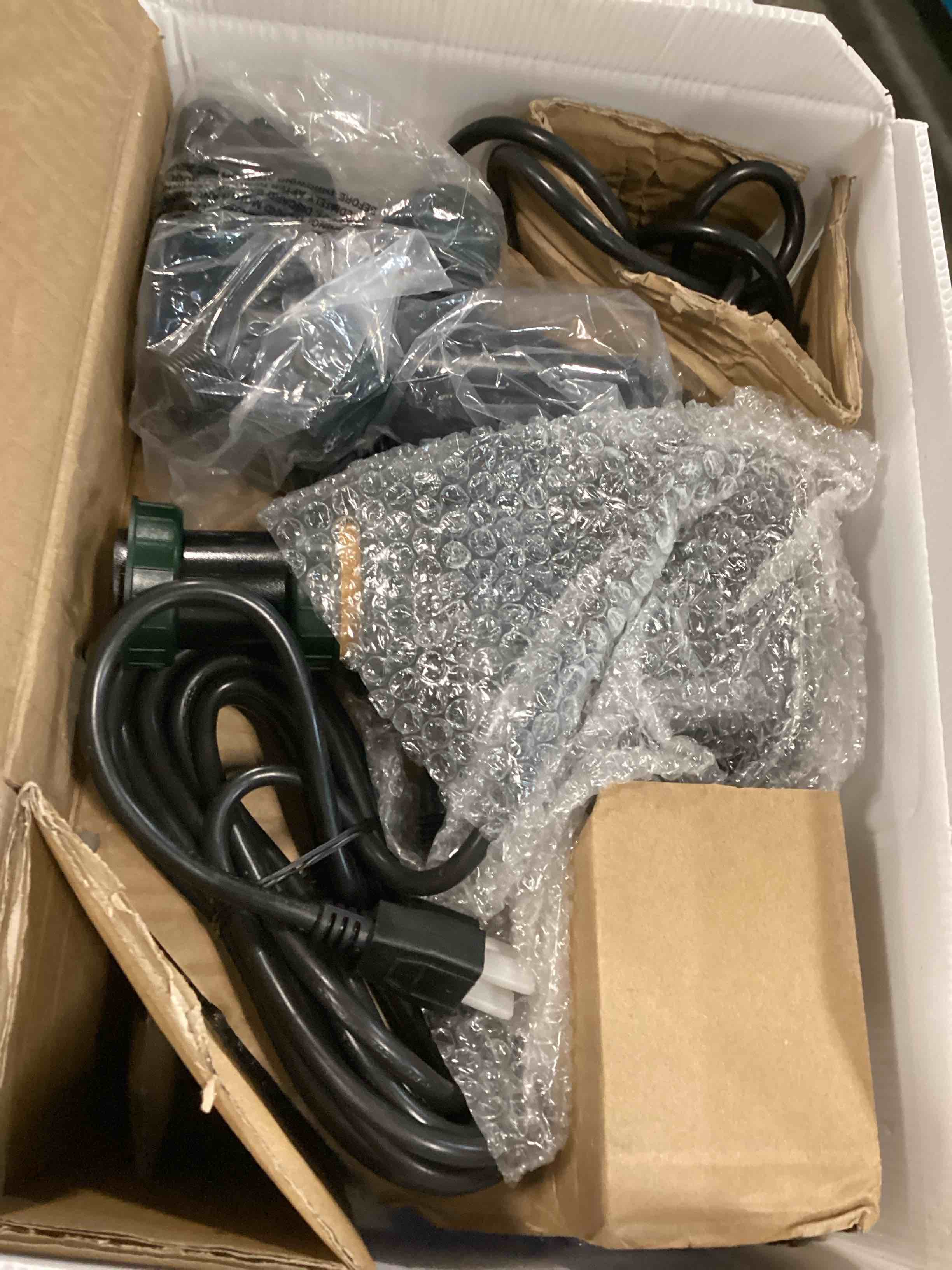 https://s3.amazonaws.com/lotting-images-prod/bidfta/BLU6360042_1711627710415.jpeg