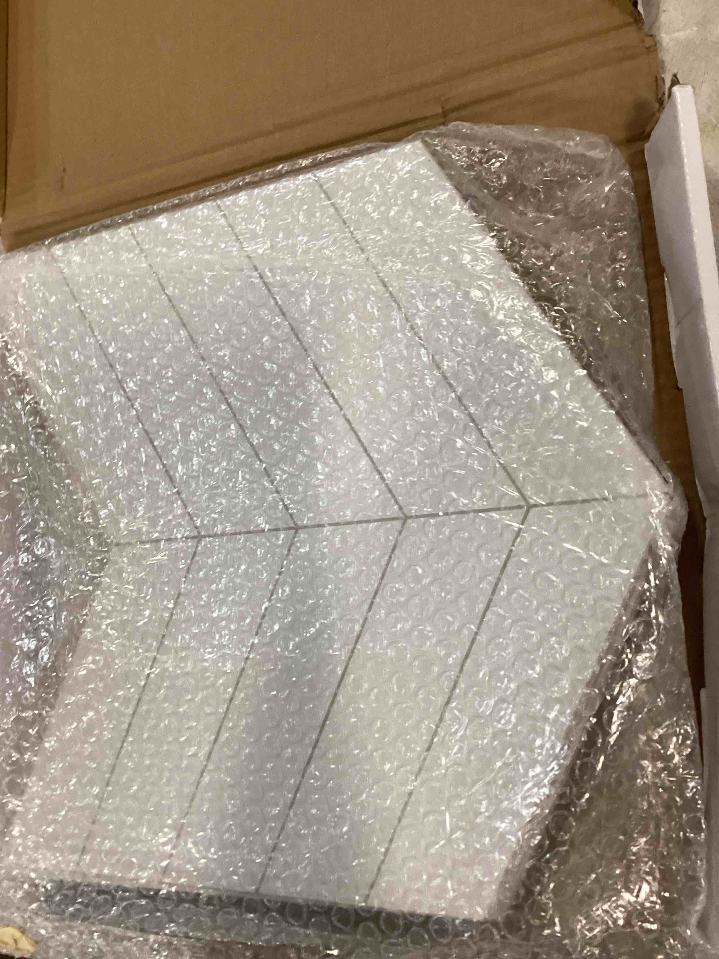 https://s3.amazonaws.com/lotting-images-prod/bidfta/BLU6360332_1711724369529.jpeg