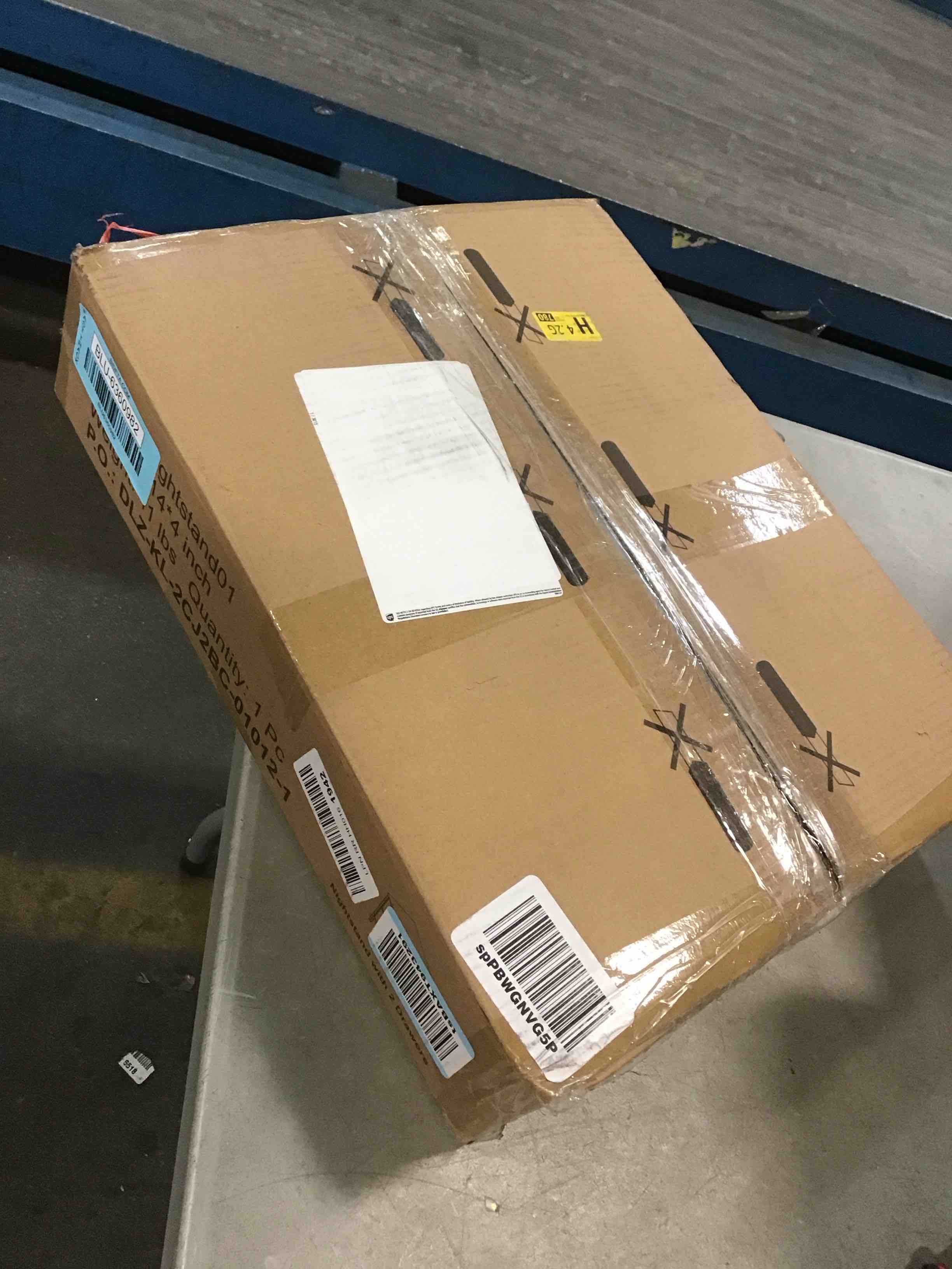 https://s3.amazonaws.com/lotting-images-prod/bidfta/BLU6360982_1711997624190.jpeg