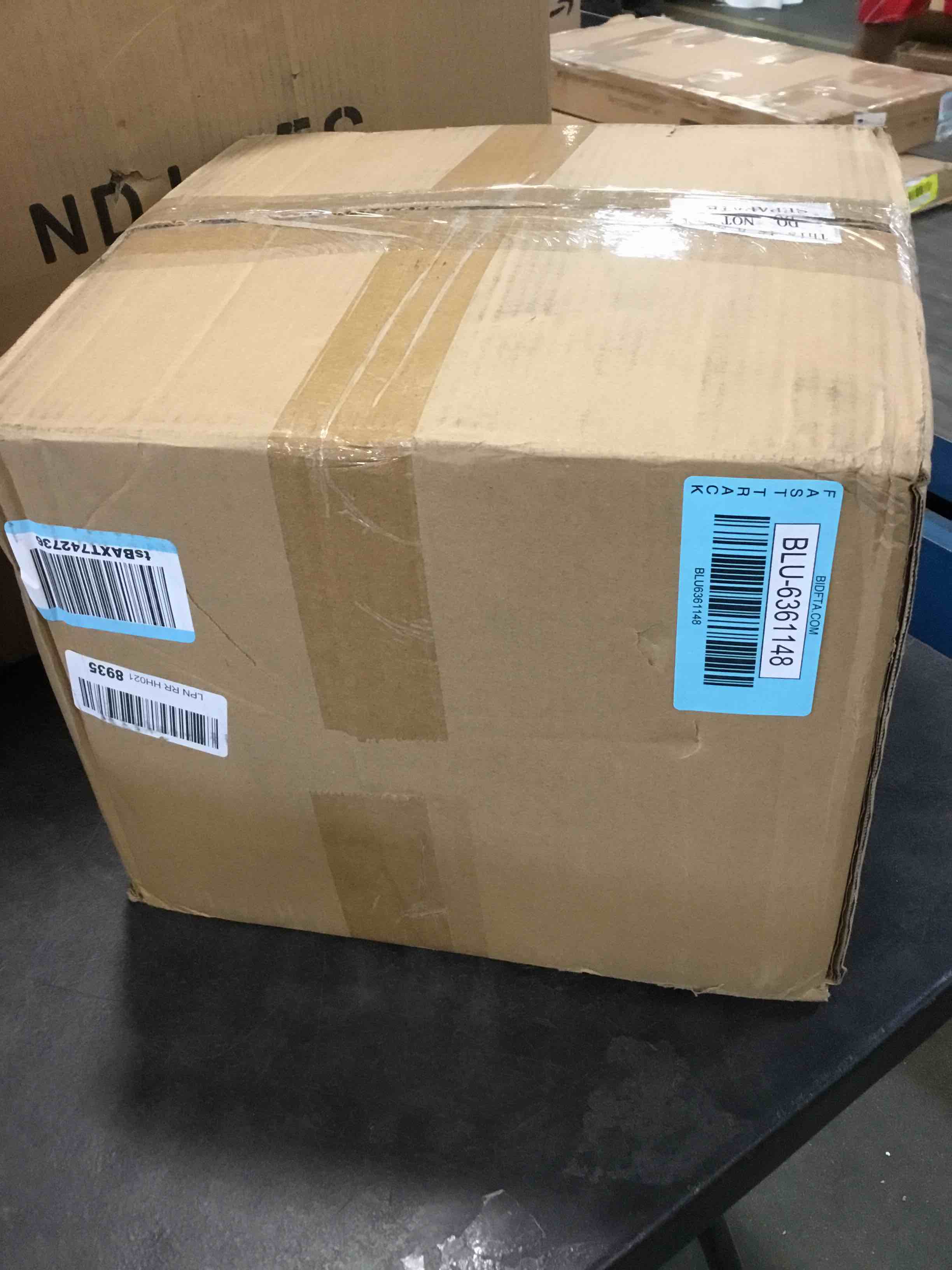 https://s3.amazonaws.com/lotting-images-prod/bidfta/BLU6361148_1712069764209.jpeg