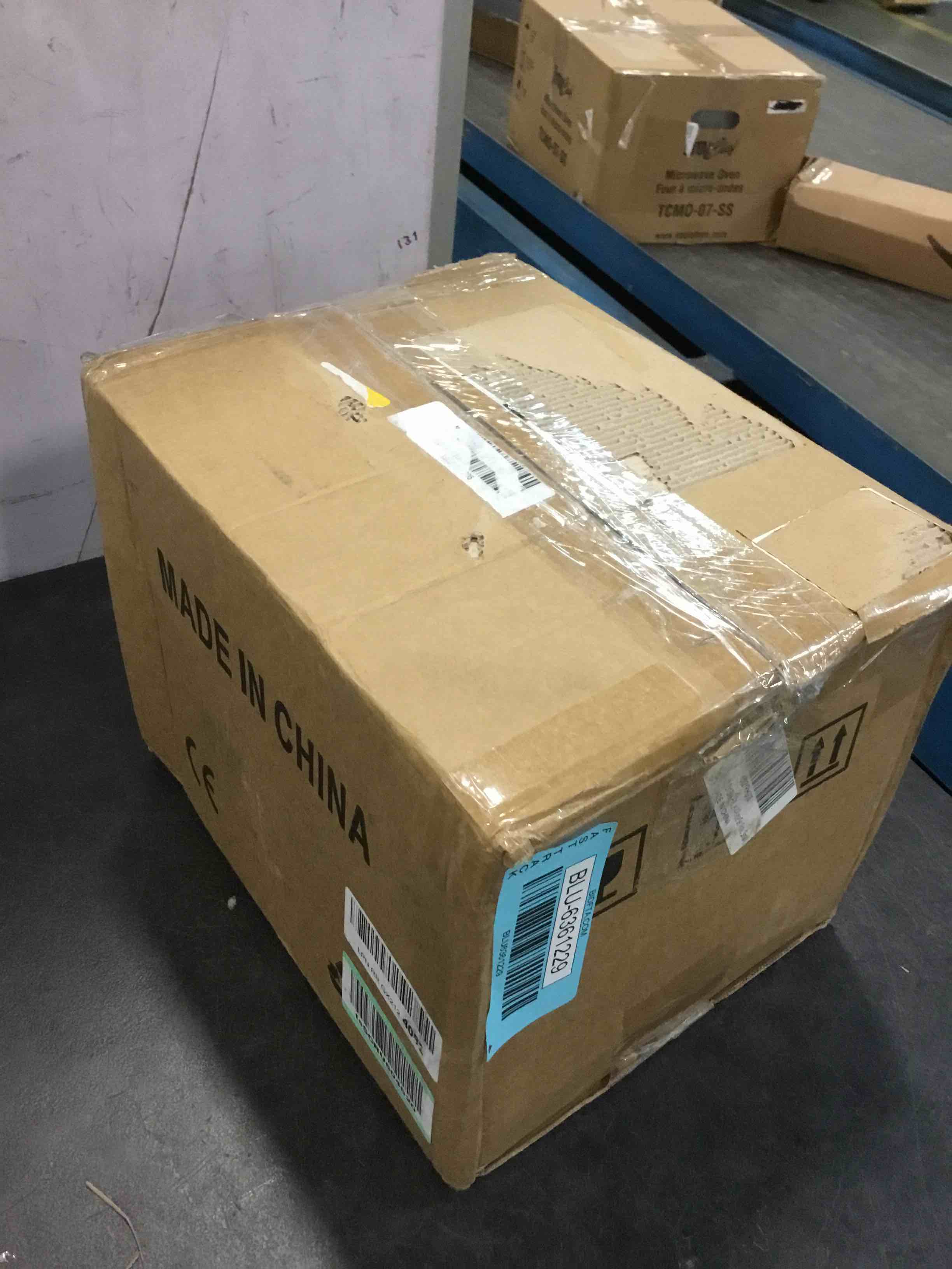 https://s3.amazonaws.com/lotting-images-prod/bidfta/BLU6361229_1712081696275.jpeg
