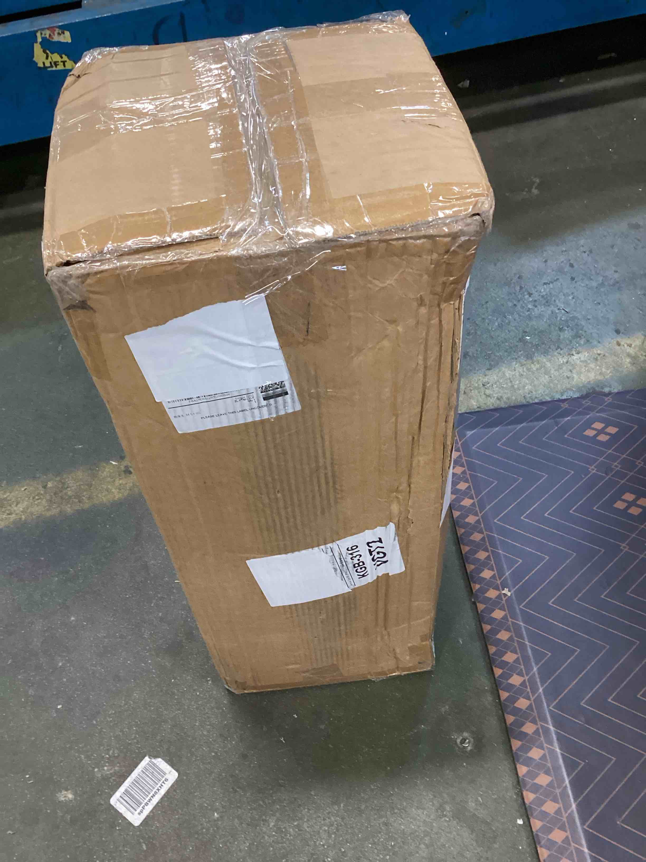 https://s3.amazonaws.com/lotting-images-prod/bidfta/BLU6361494_1712170752110.jpeg