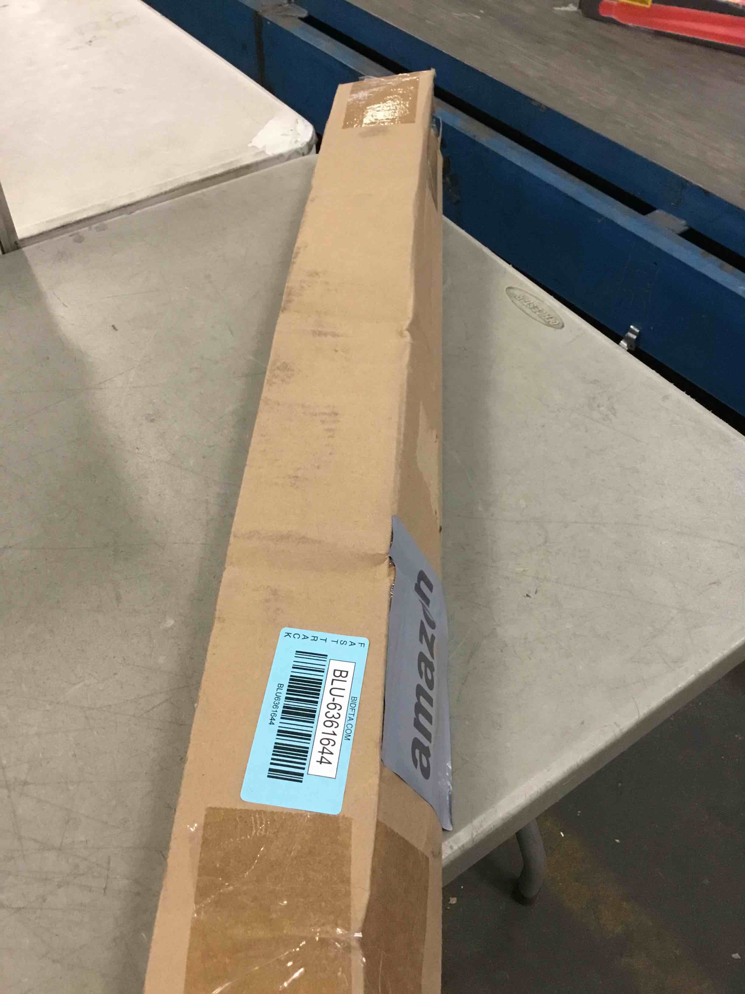 https://s3.amazonaws.com/lotting-images-prod/bidfta/BLU6361644_1712241921817.jpeg