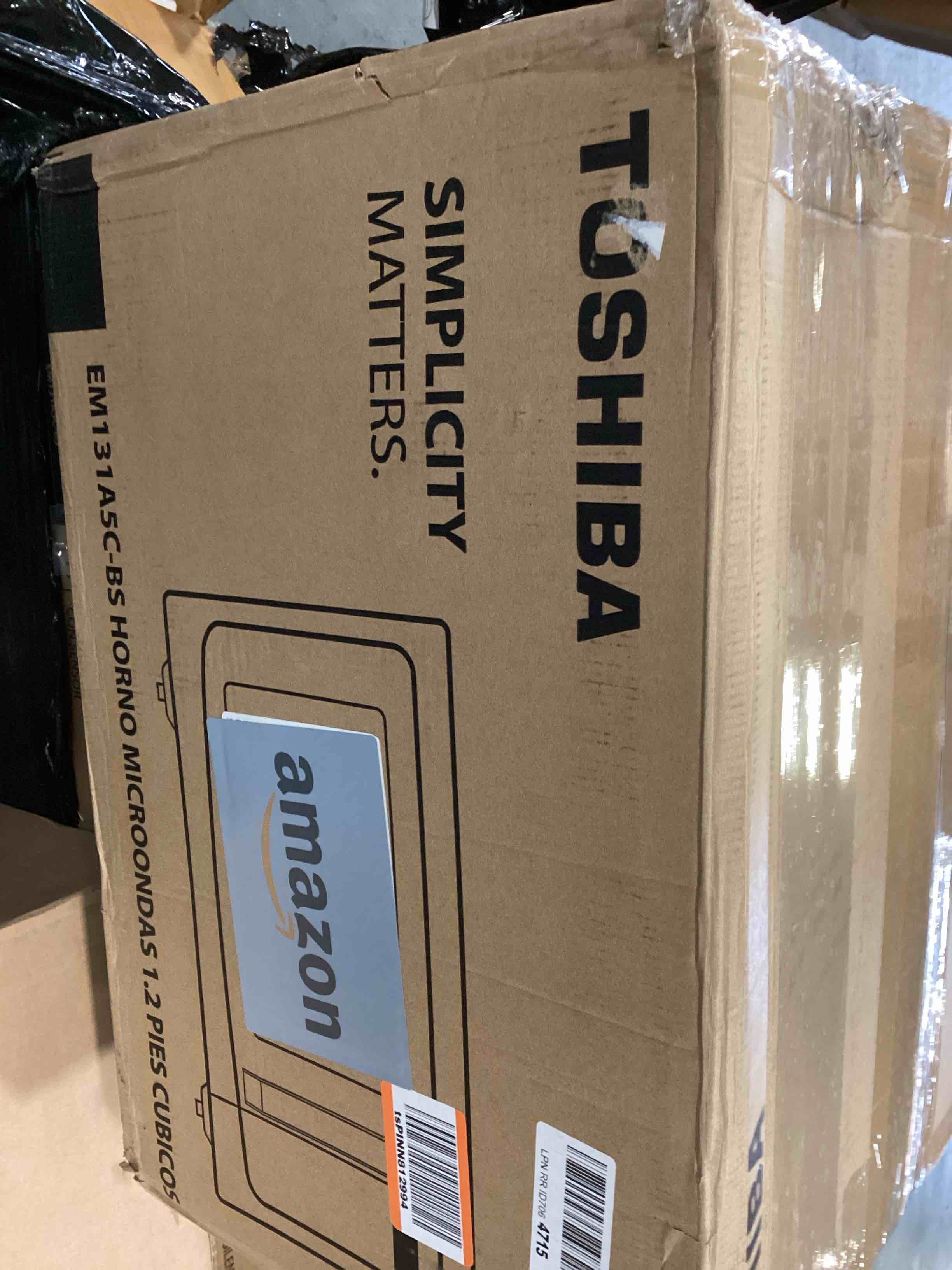 https://s3.amazonaws.com/lotting-images-prod/bidfta/BLU6364410_1711999196070.jpeg