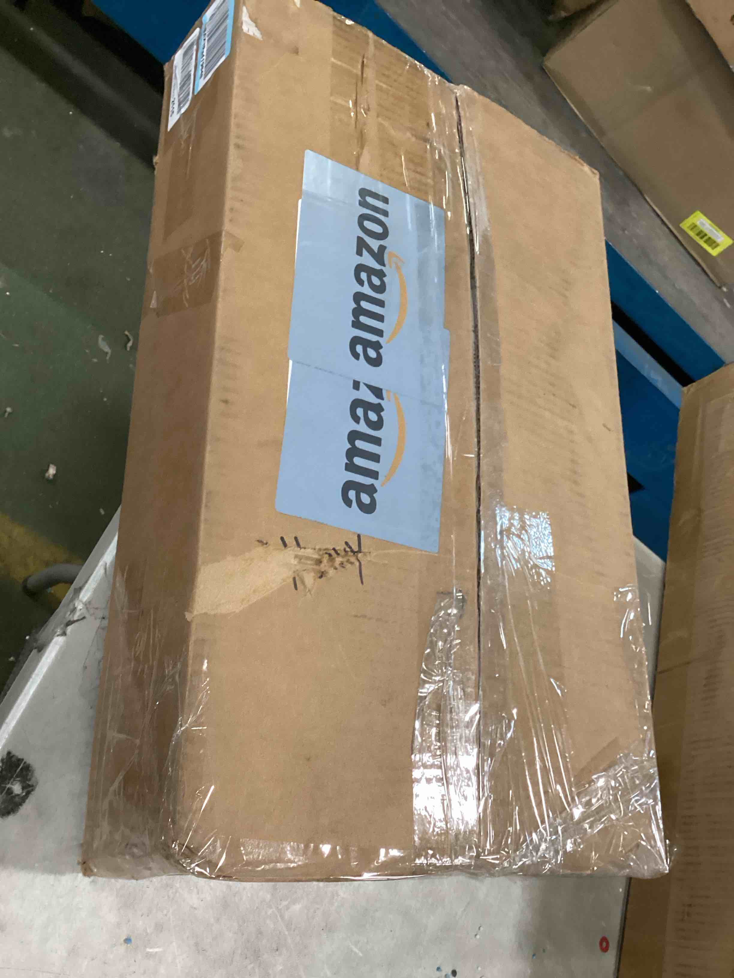 https://s3.amazonaws.com/lotting-images-prod/bidfta/BLU6364879_1712151906292.jpeg