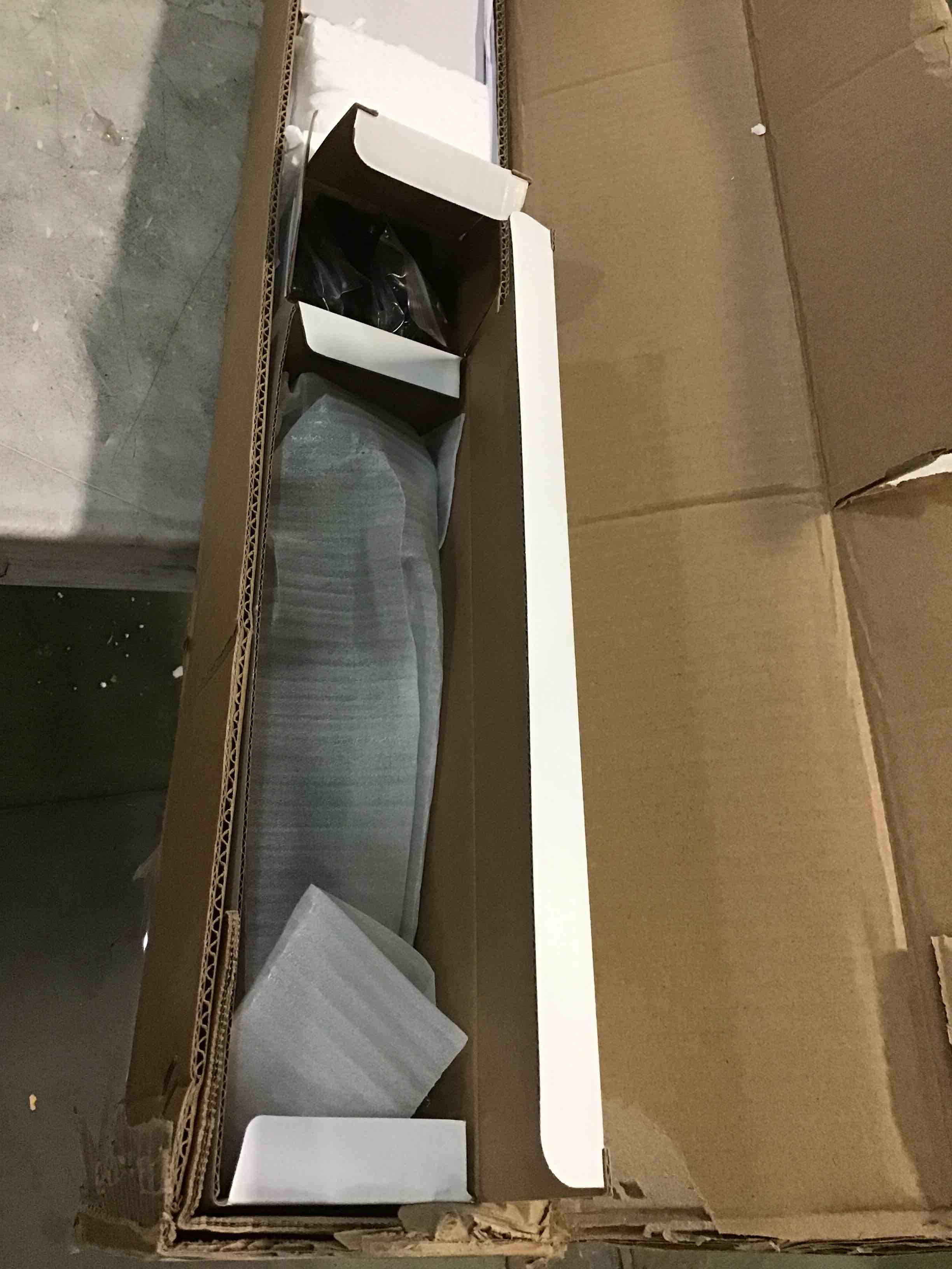 https://s3.amazonaws.com/lotting-images-prod/bidfta/BLU6365767_1711654405000.jpeg