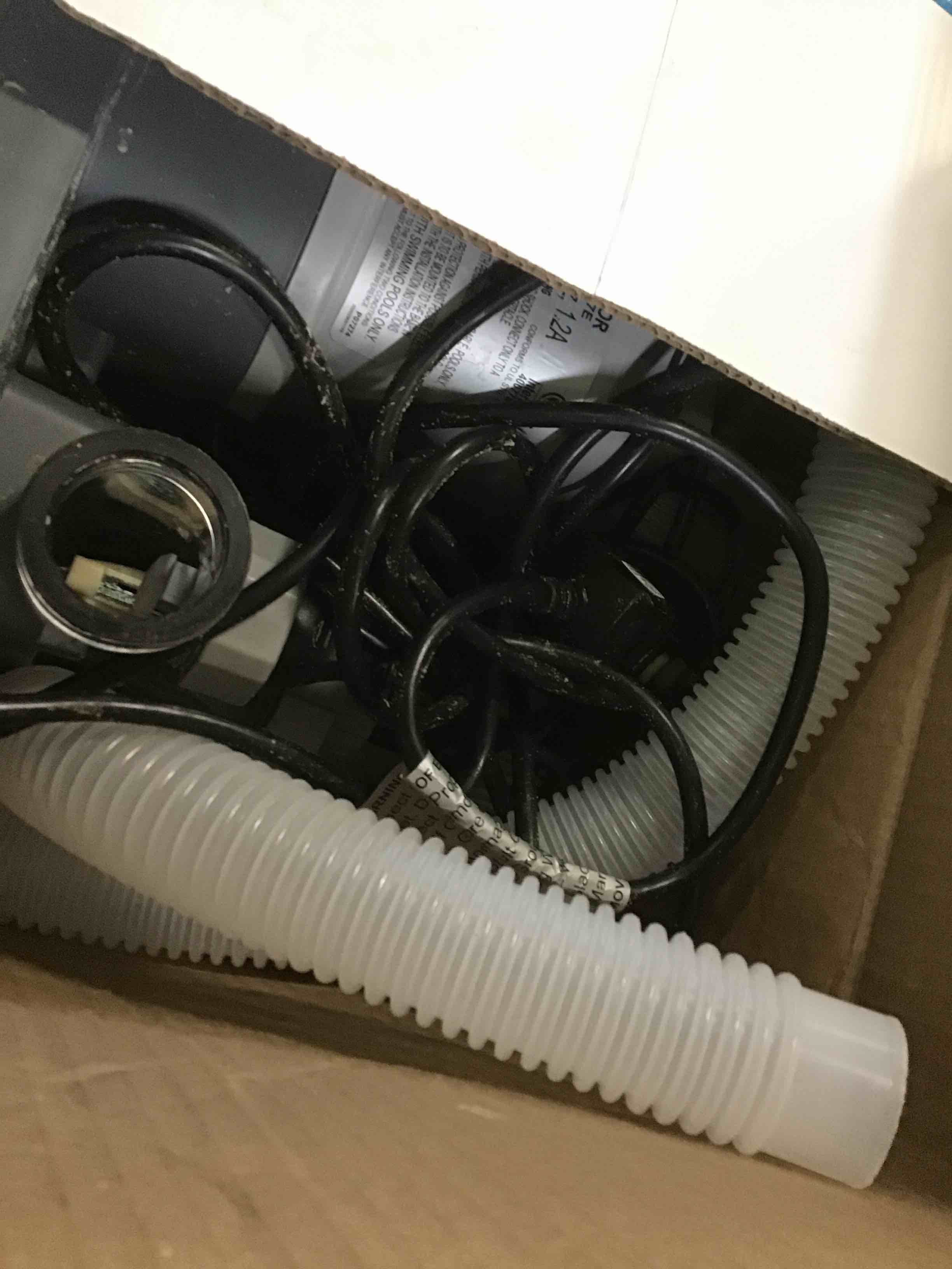 https://s3.amazonaws.com/lotting-images-prod/bidfta/BLU6366380_1712070354161.jpeg
