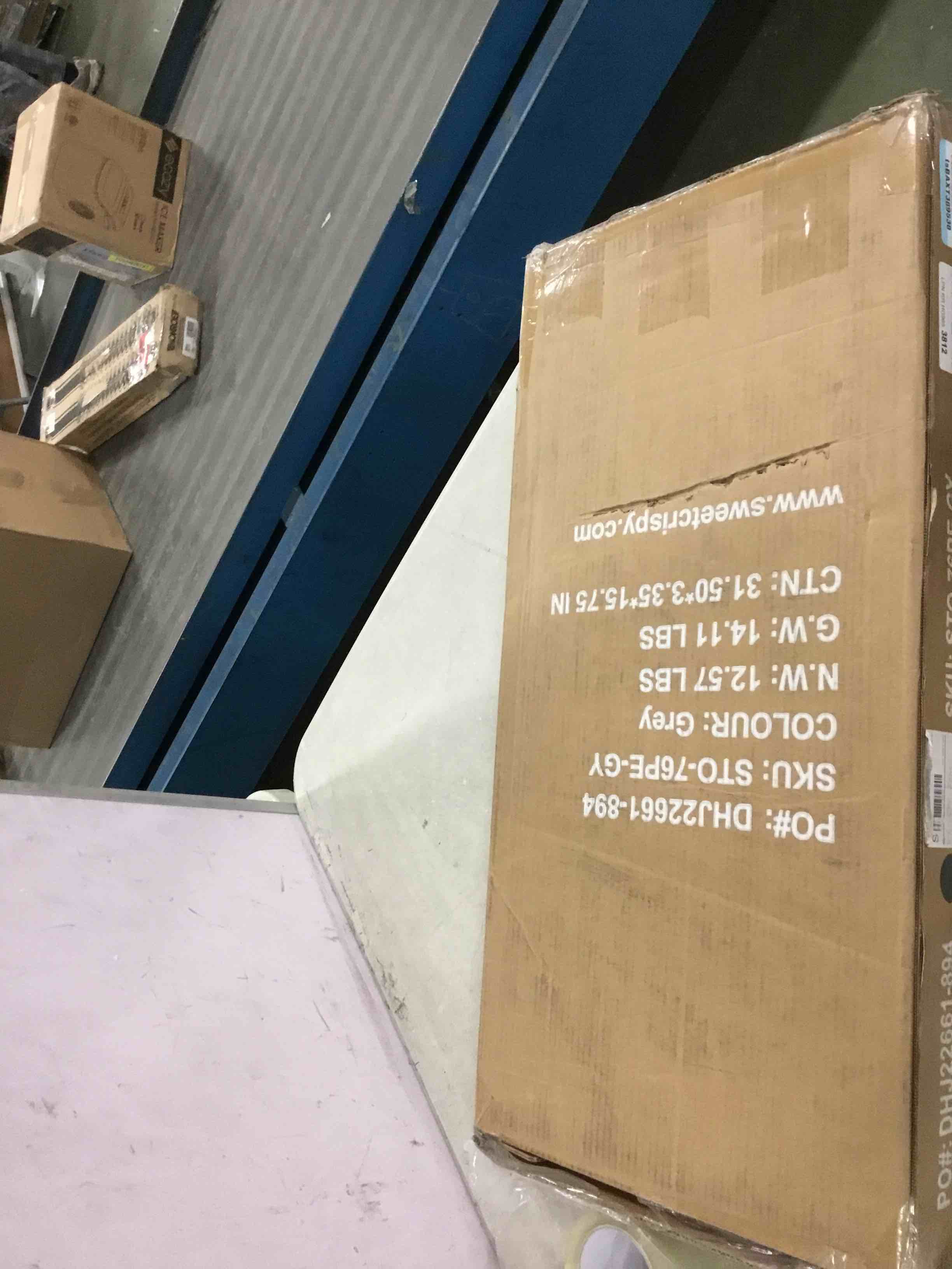 https://s3.amazonaws.com/lotting-images-prod/bidfta/BLU6366554_1711367007404.jpeg