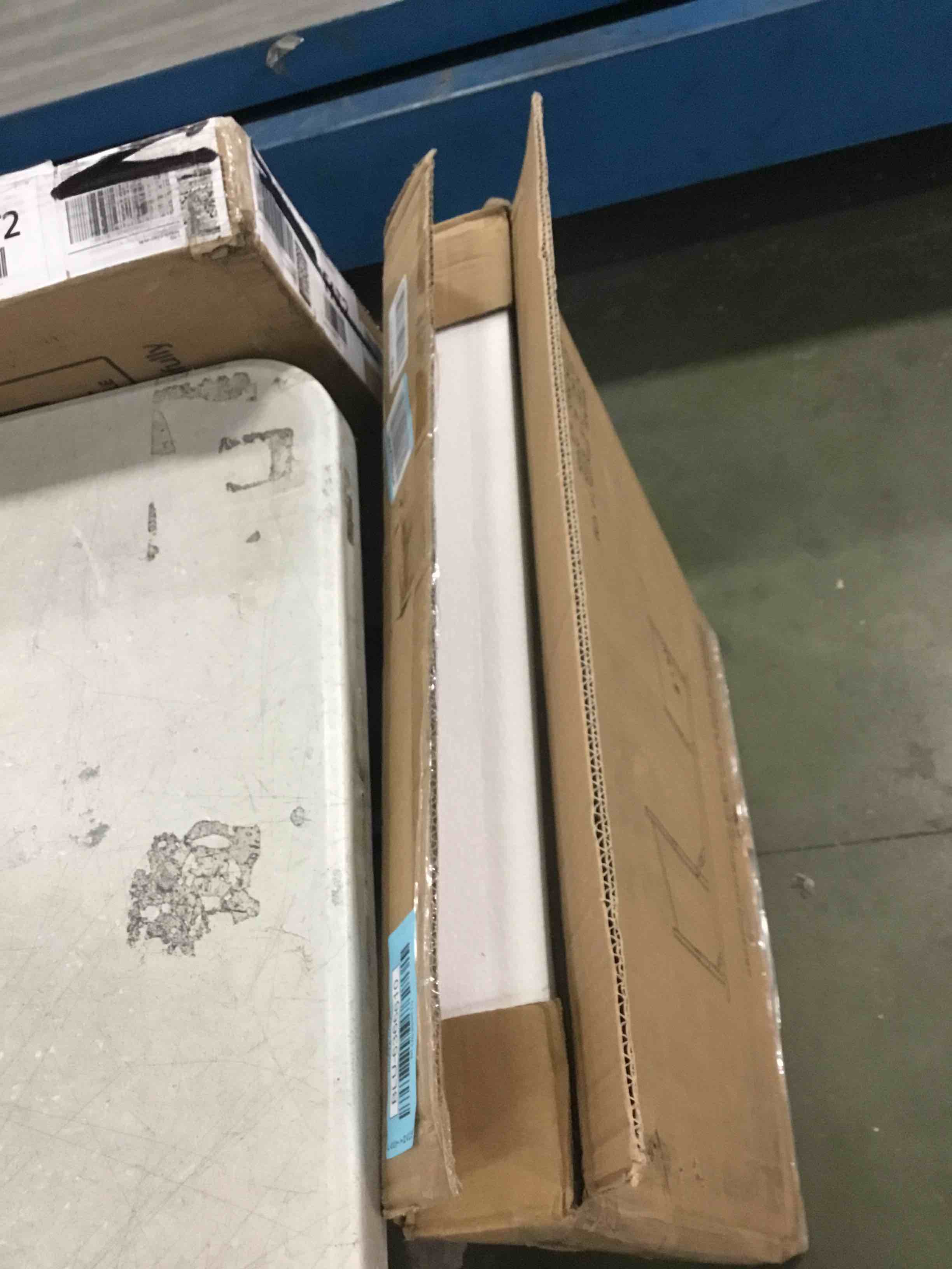 https://s3.amazonaws.com/lotting-images-prod/bidfta/BLU6366610_1711372038875.jpeg