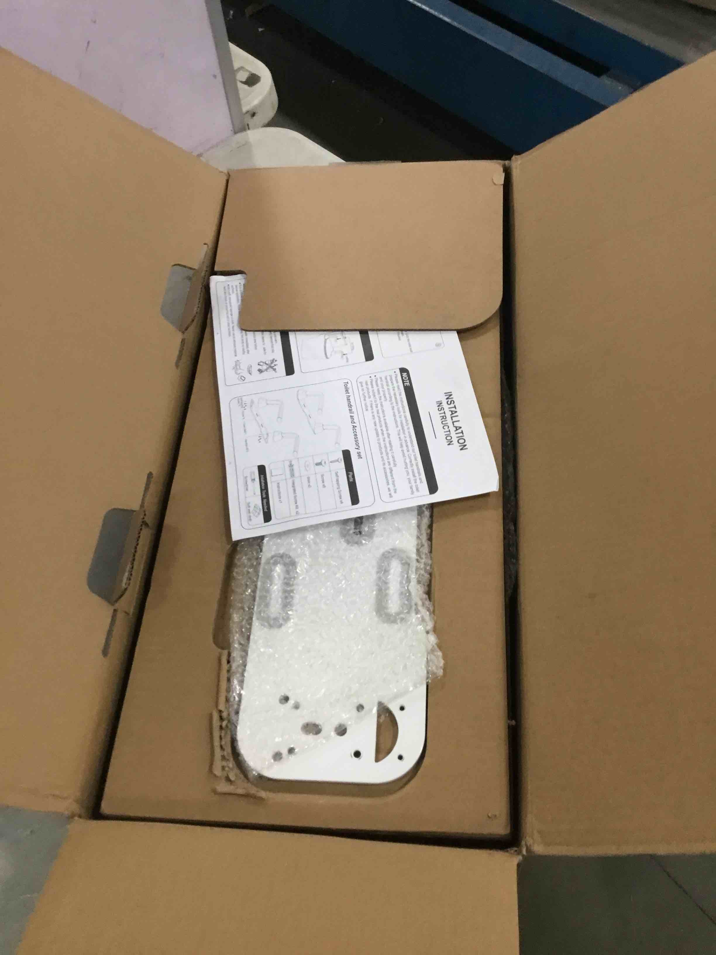 https://s3.amazonaws.com/lotting-images-prod/bidfta/BLU6366625_1711373818144.jpeg