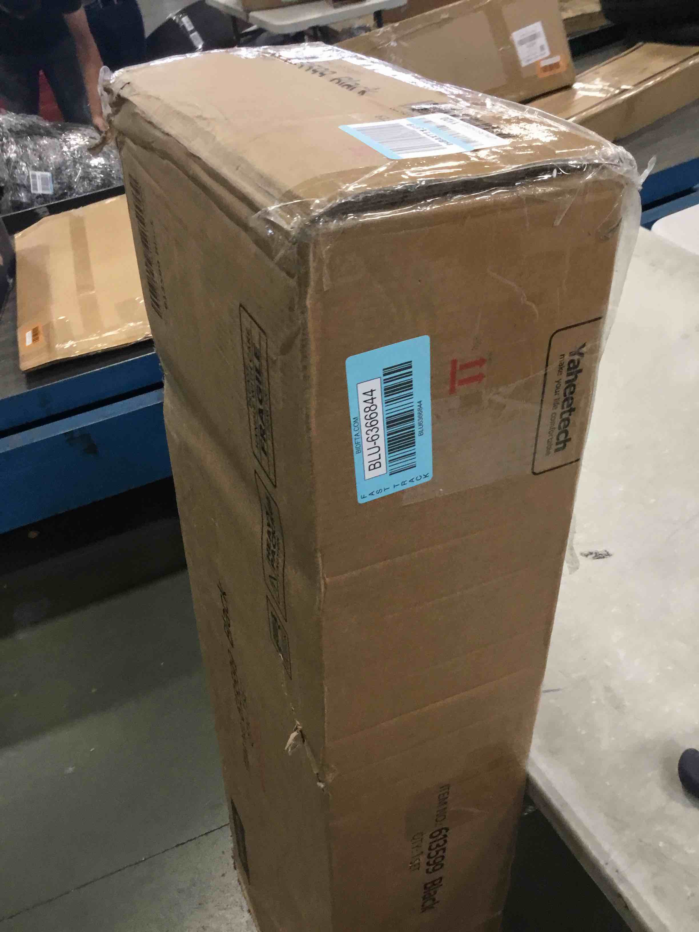 https://s3.amazonaws.com/lotting-images-prod/bidfta/BLU6366844_1711463992724.jpeg