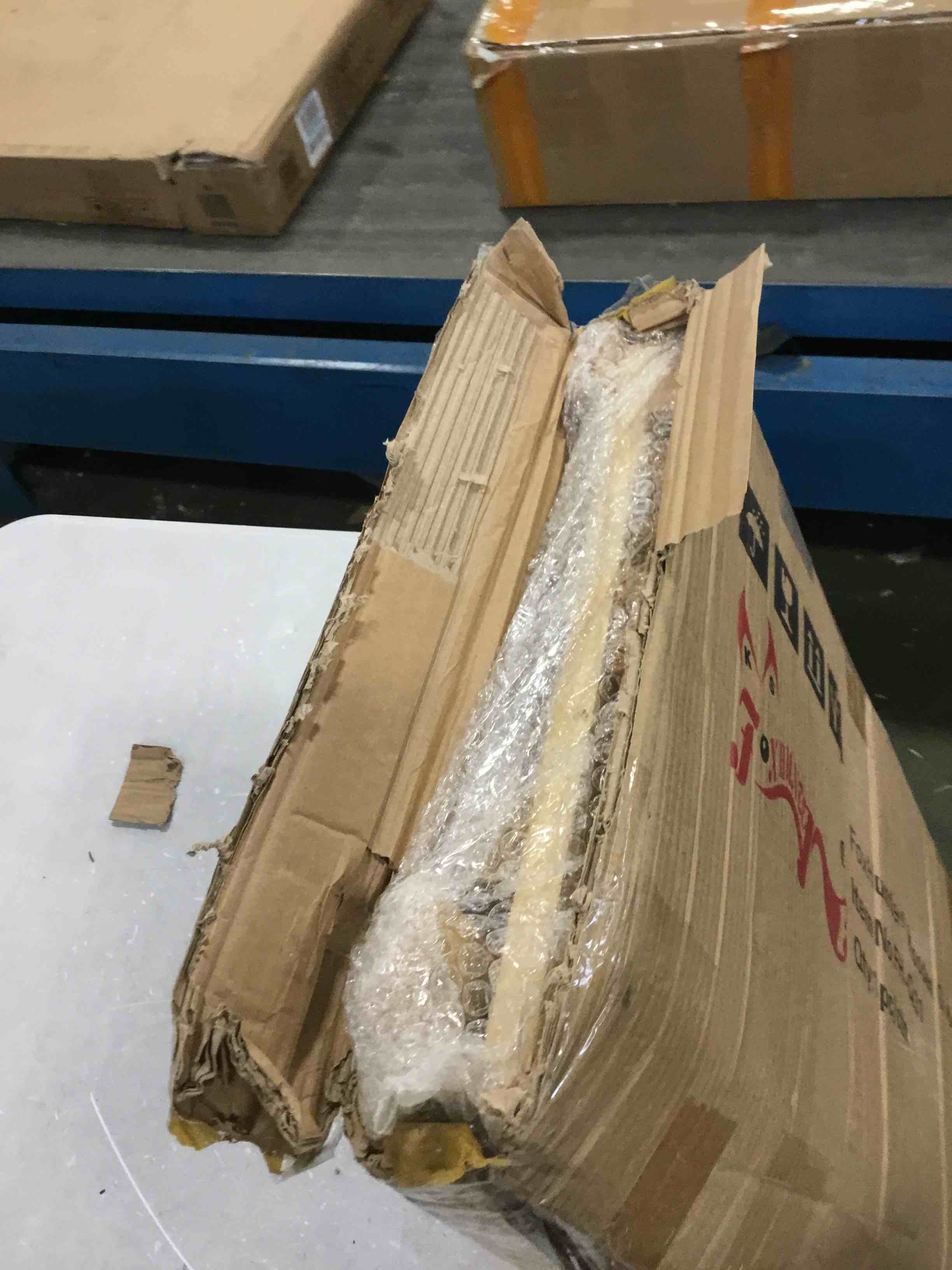 https://s3.amazonaws.com/lotting-images-prod/bidfta/BLU6367108_1711555644849.jpeg