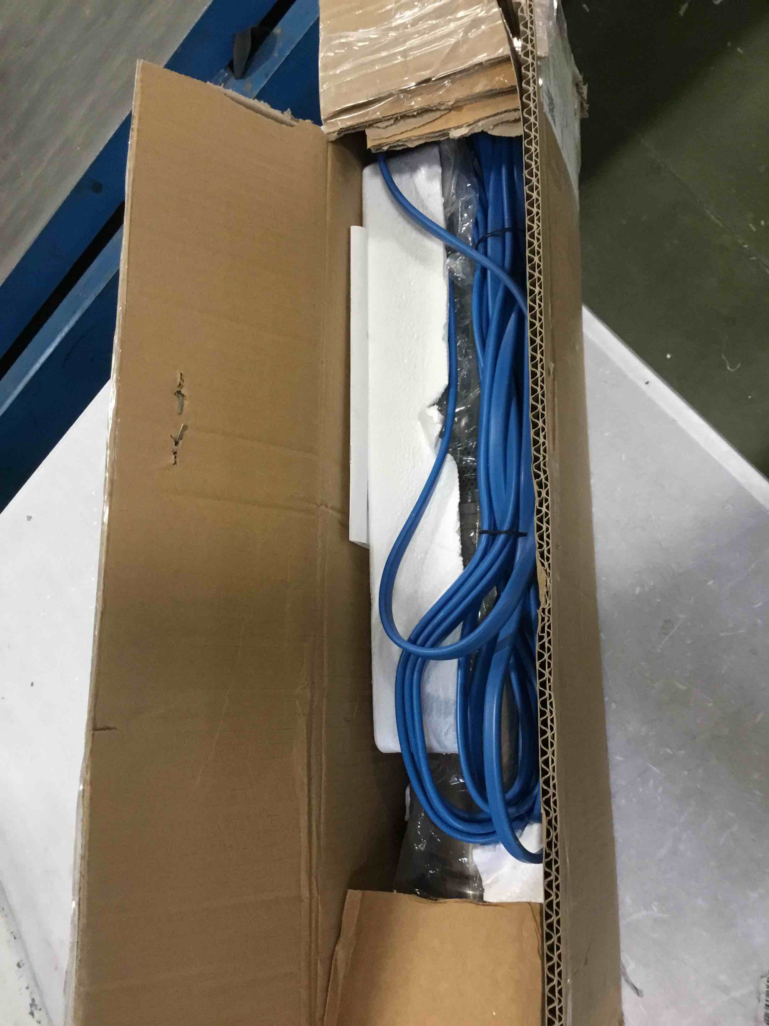 https://s3.amazonaws.com/lotting-images-prod/bidfta/BLU6367149_1711563125123.jpeg