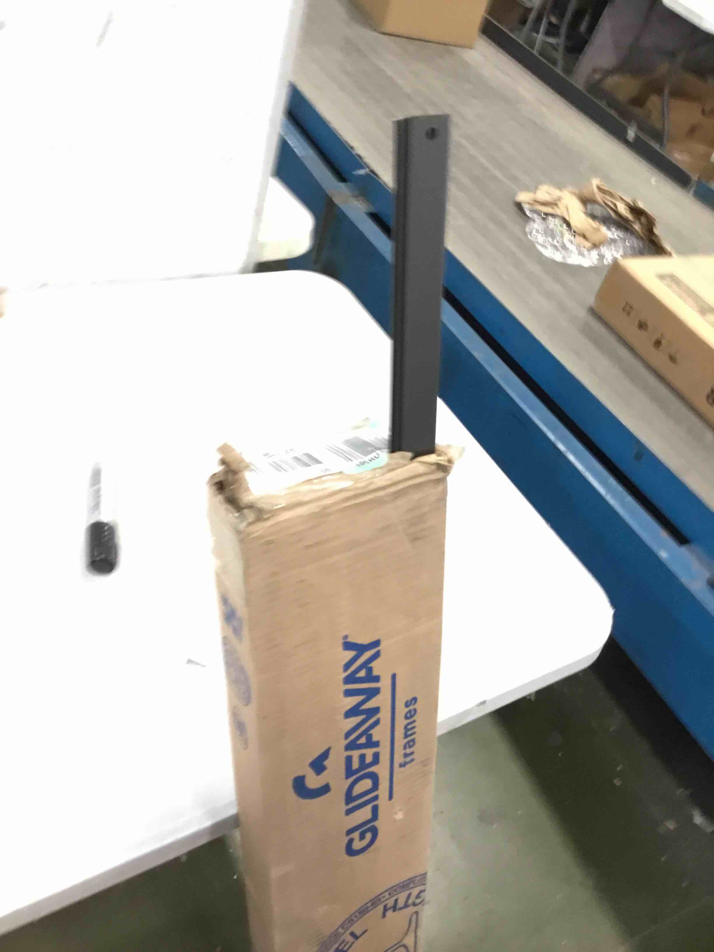 https://s3.amazonaws.com/lotting-images-prod/bidfta/BLU6367167_1711567394431.jpeg