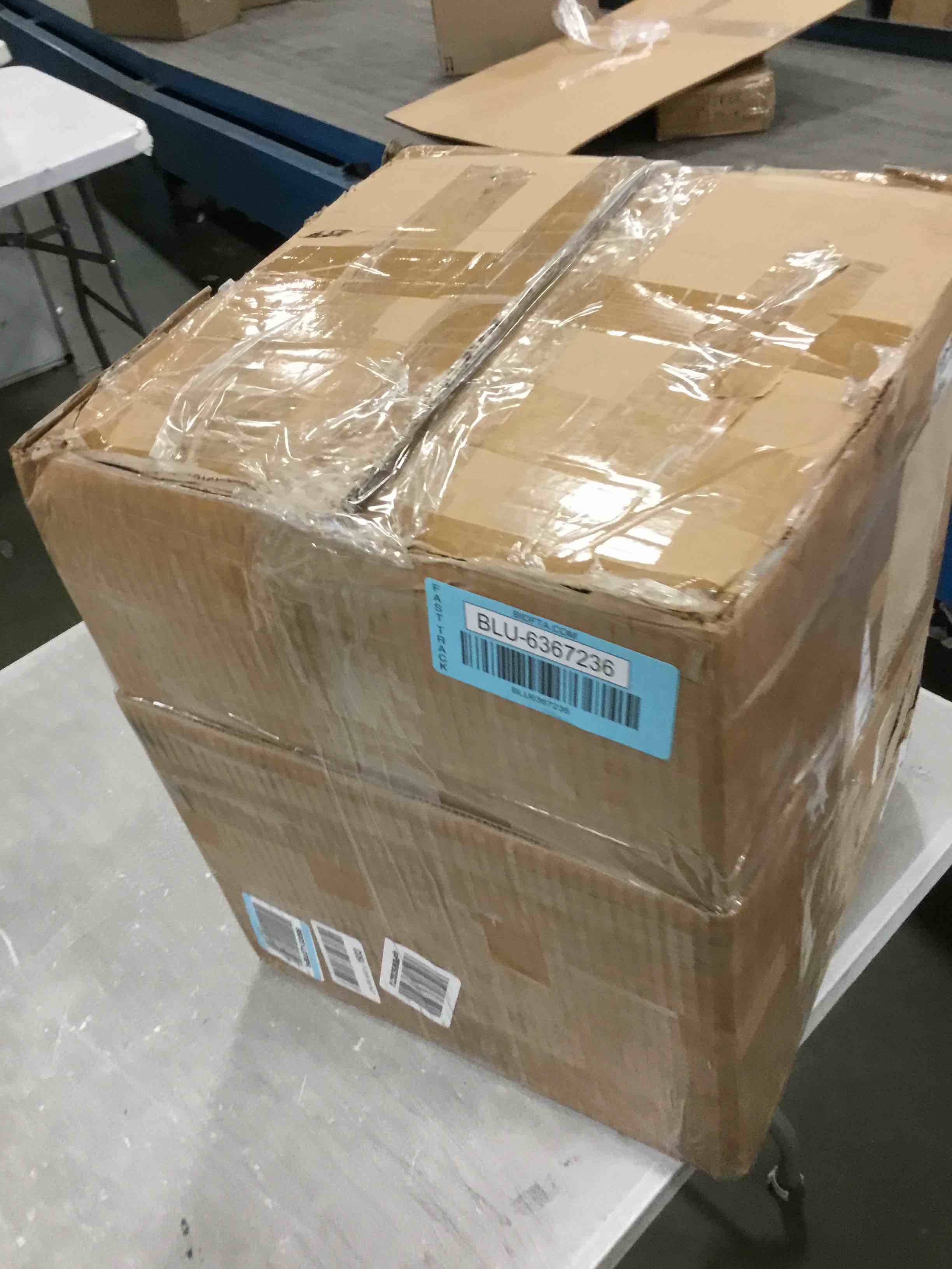 https://s3.amazonaws.com/lotting-images-prod/bidfta/BLU6367236_1711627294069.jpeg