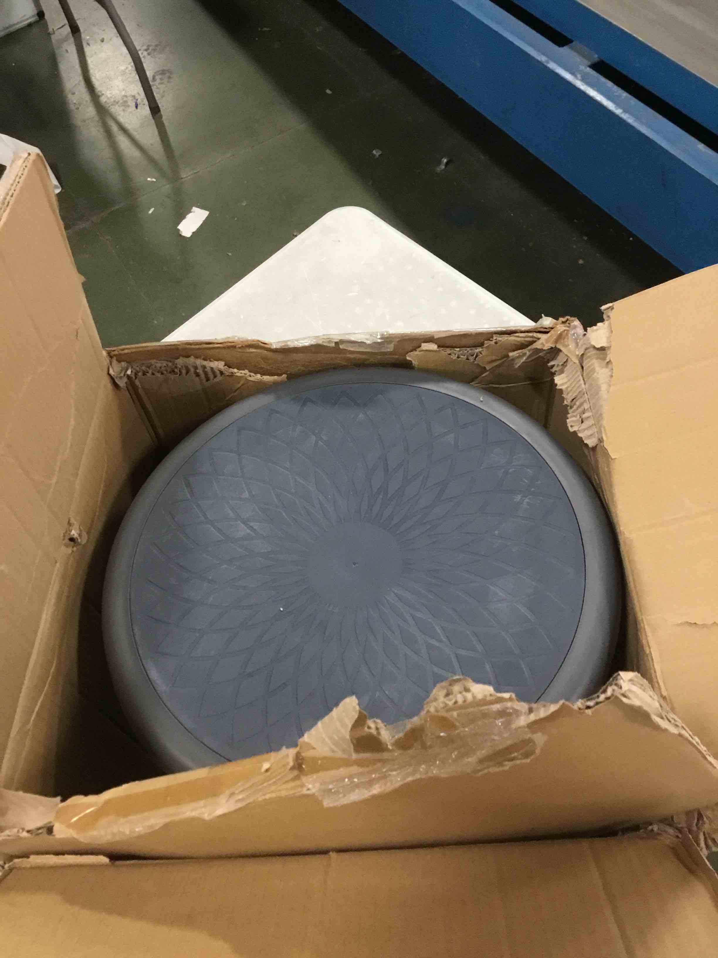 https://s3.amazonaws.com/lotting-images-prod/bidfta/BLU6367236_1711627383092.jpeg
