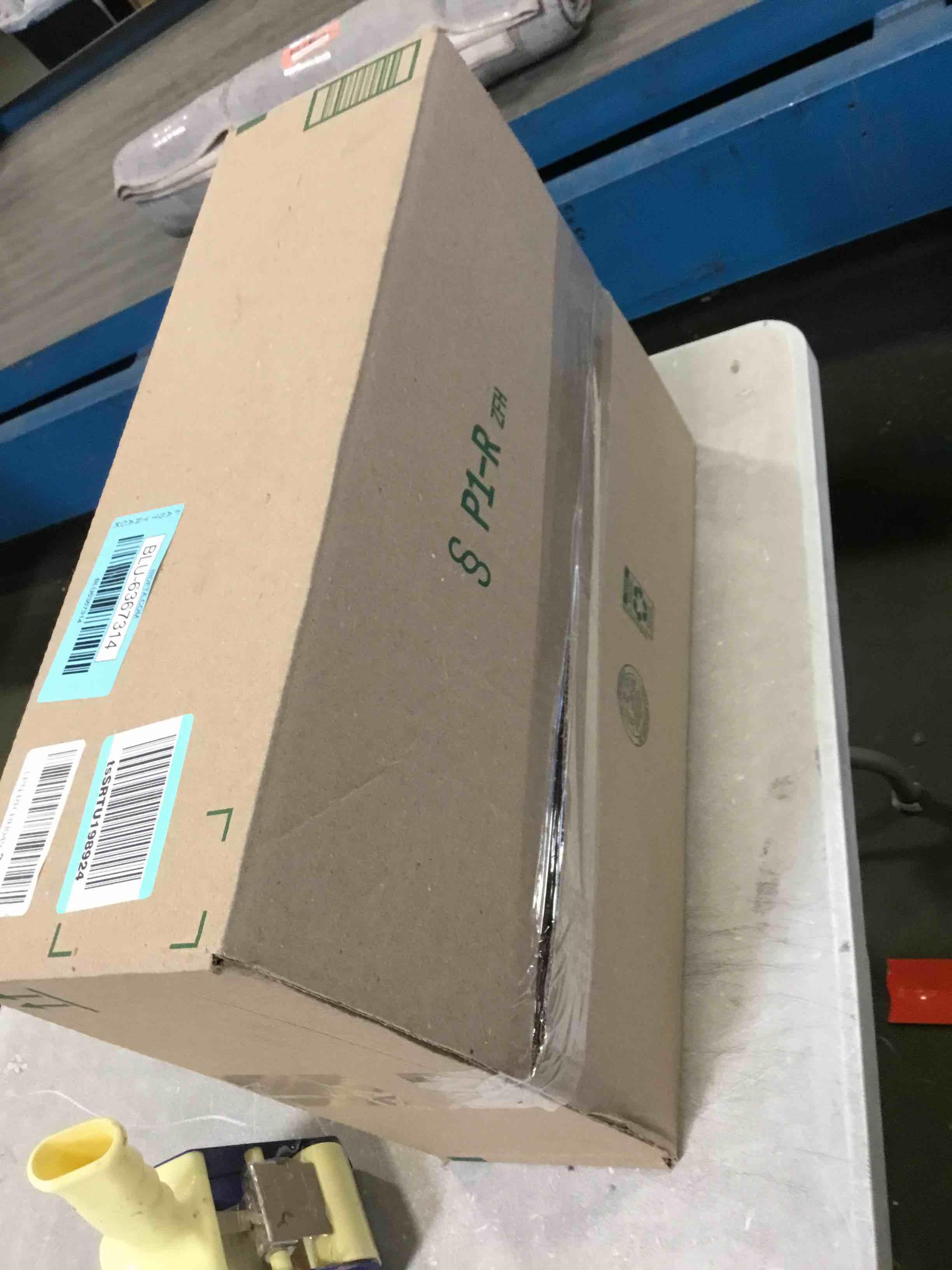 https://s3.amazonaws.com/lotting-images-prod/bidfta/BLU6367314_1711640381433.jpeg