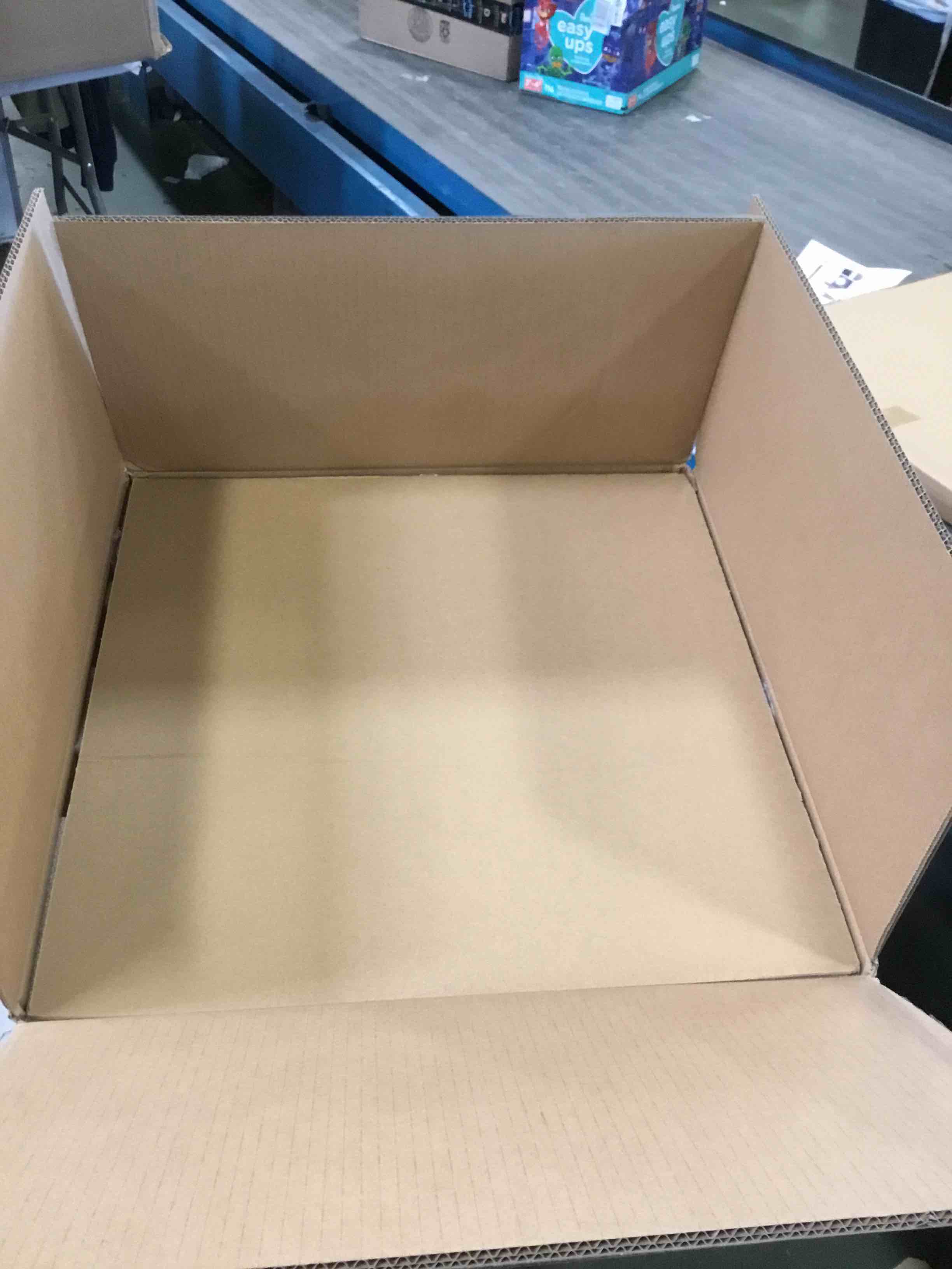 https://s3.amazonaws.com/lotting-images-prod/bidfta/BLU6367331_1711642228502.jpeg