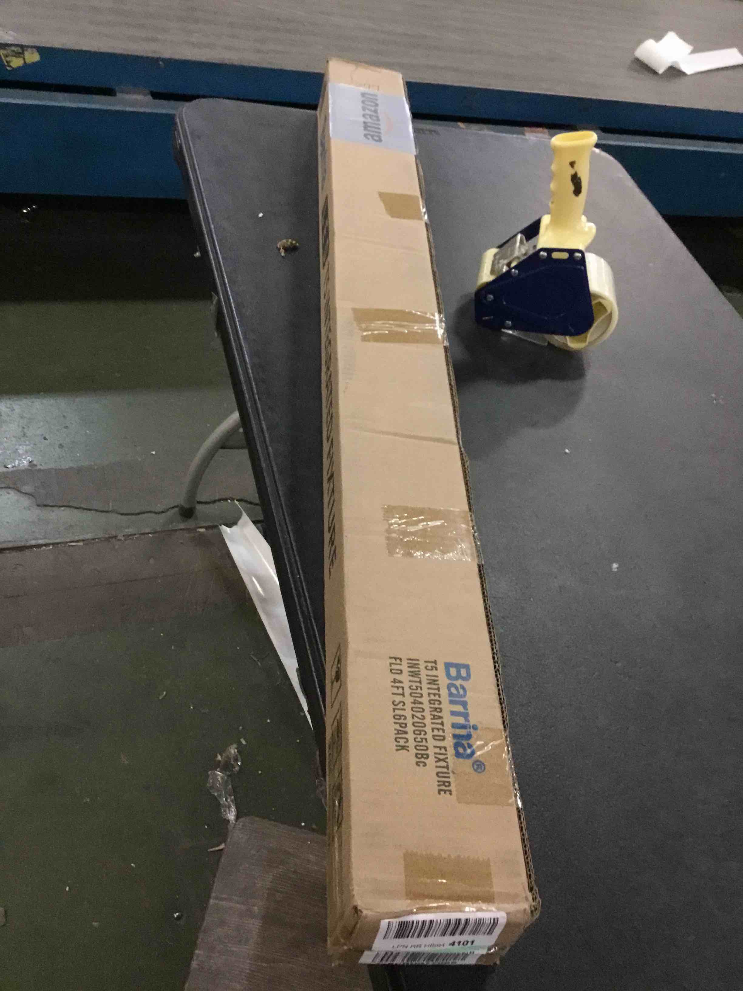 https://s3.amazonaws.com/lotting-images-prod/bidfta/BLU6367627_1711740378329.jpeg