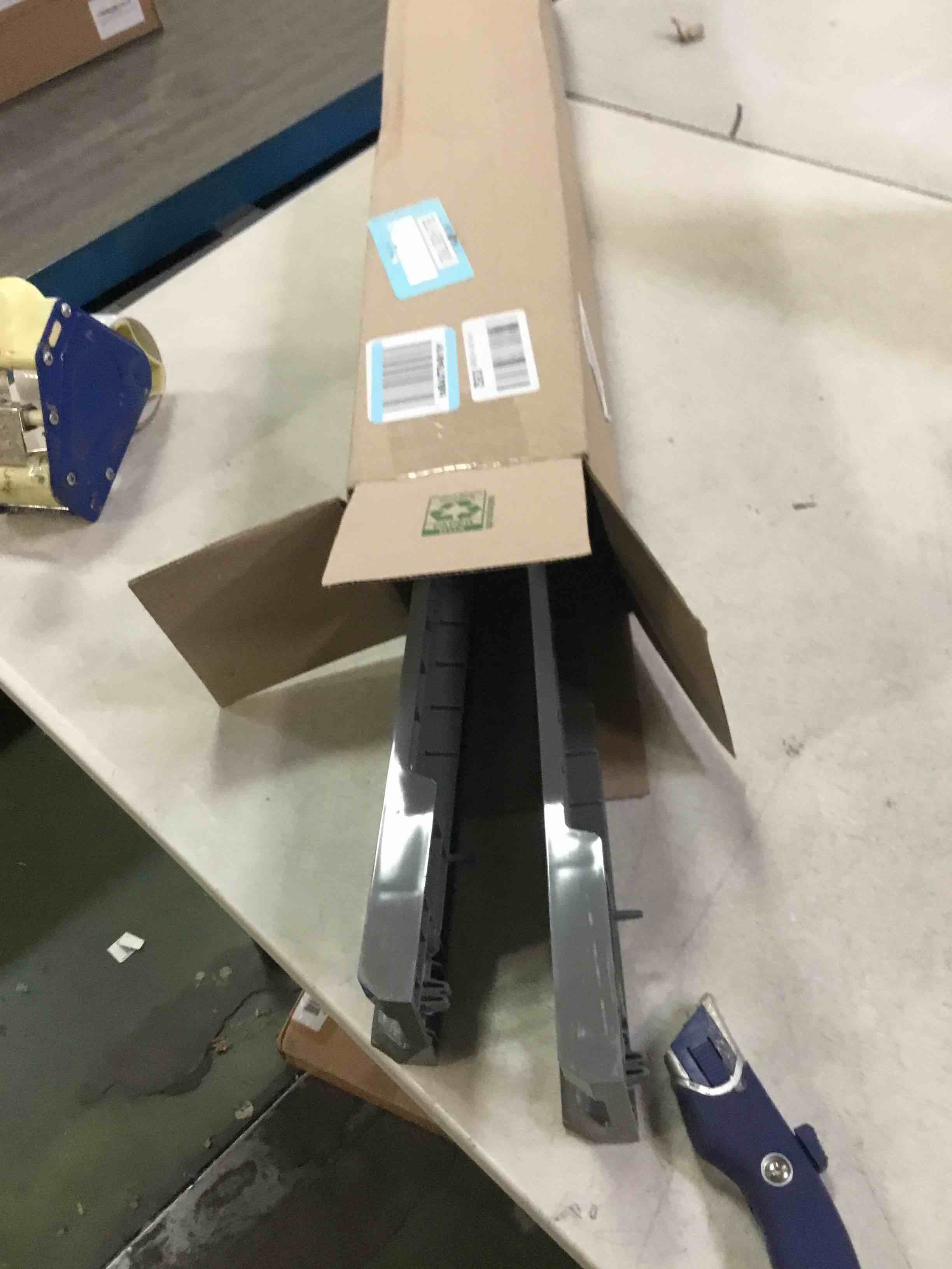 https://s3.amazonaws.com/lotting-images-prod/bidfta/BLU6367800_1711986487122.jpeg